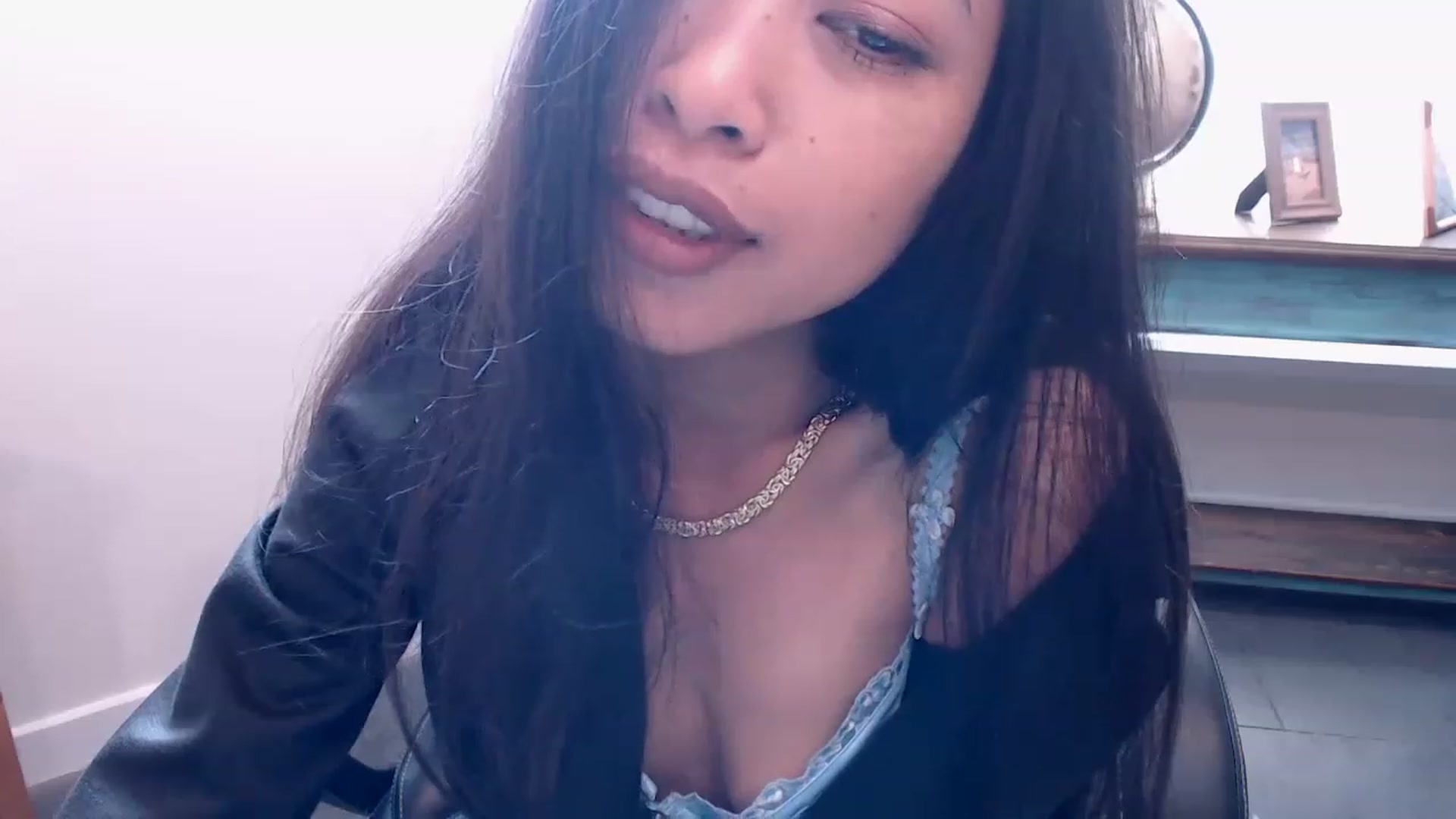 Gallery image thumbnail from Lil__bit's myfreecams stream on, 03/15/2023, 15:09 image 6 of 20