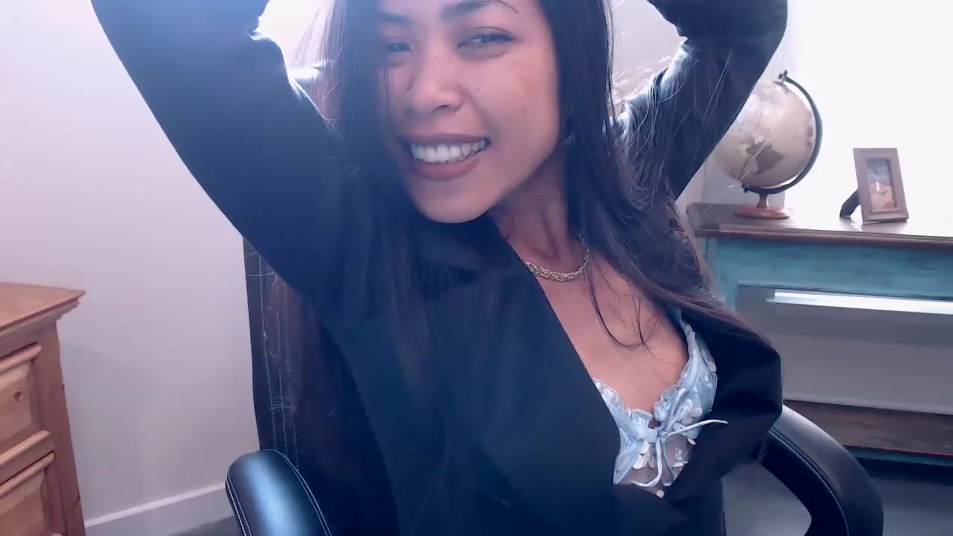 Gallery image thumbnail from Lil__bit's myfreecams stream on, 03/15/2023, 15:09 image 2 of 20
