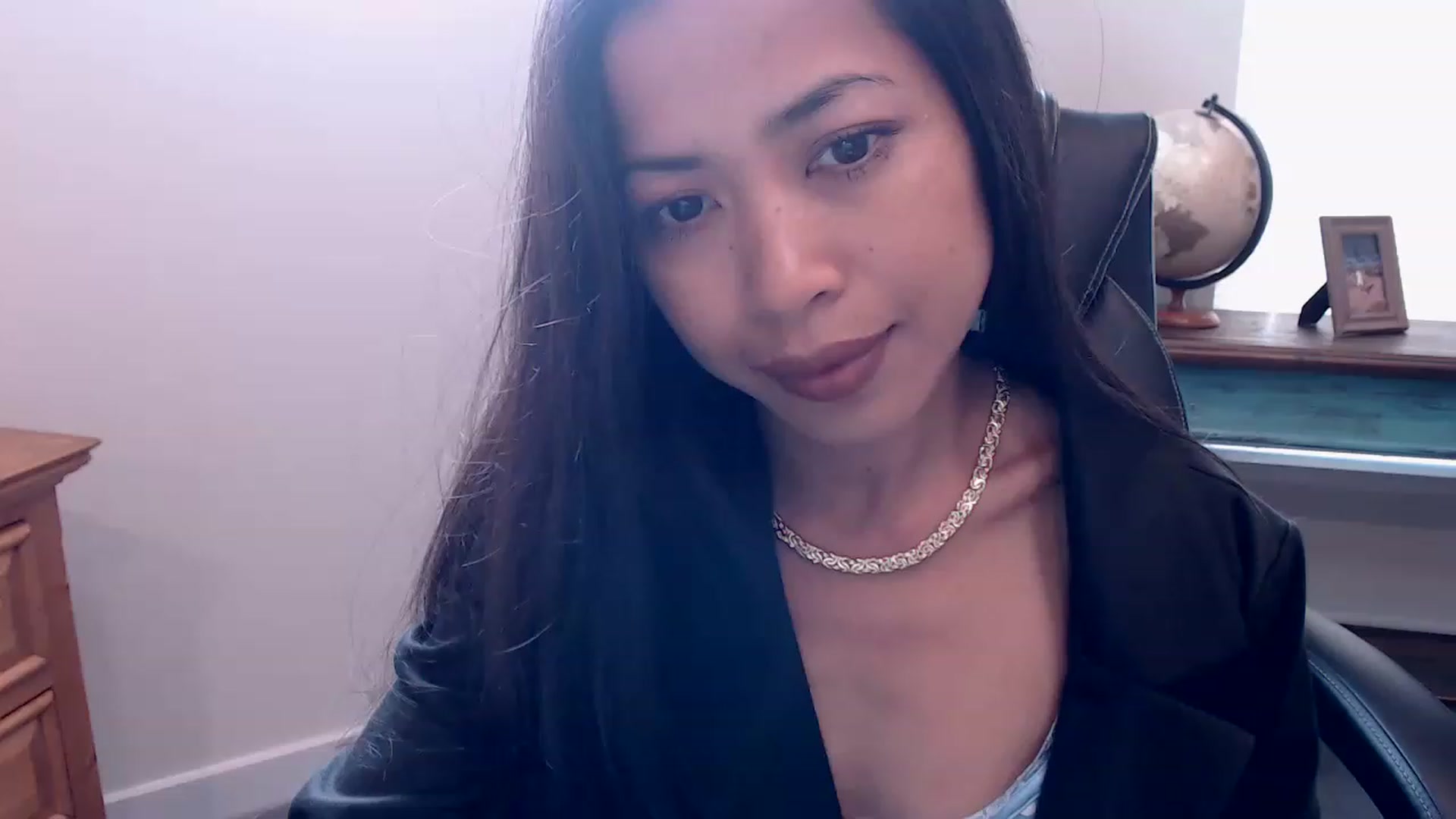 Gallery image thumbnail from Lil__bit's myfreecams stream on, 03/15/2023, 15:09 image 17 of 20