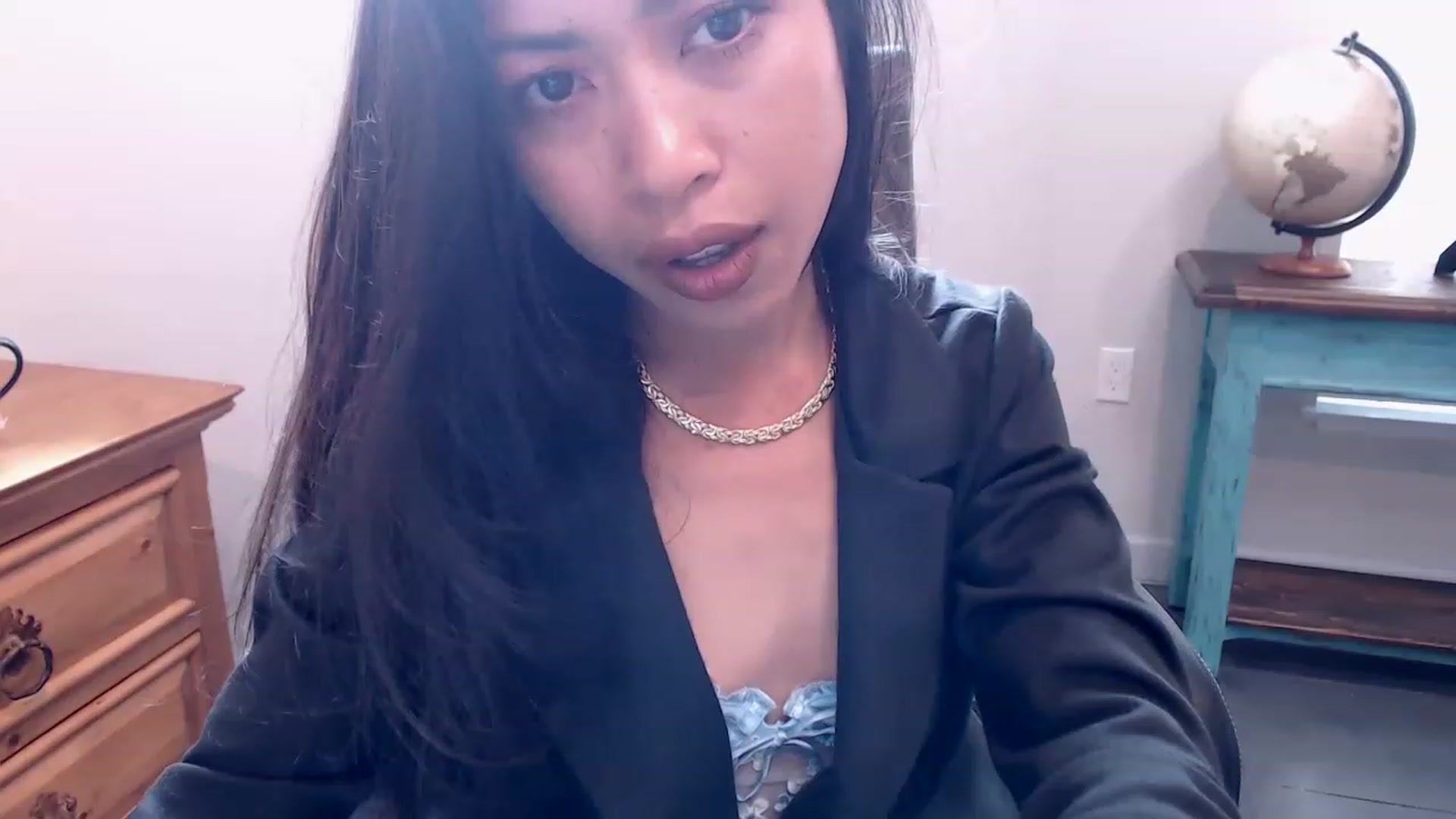 Gallery image thumbnail from Lil__bit's myfreecams stream on, 03/15/2023, 16:05 image 15 of 20