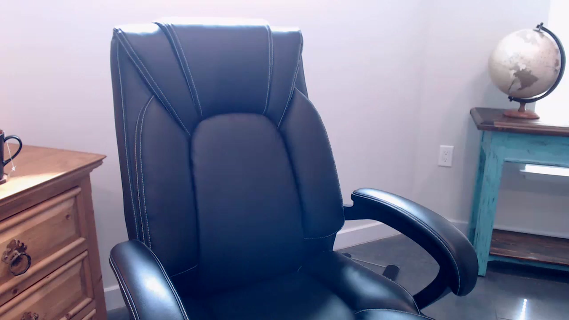 Gallery image thumbnail from Lil__bit's myfreecams stream on, 03/15/2023, 16:05 image 17 of 20