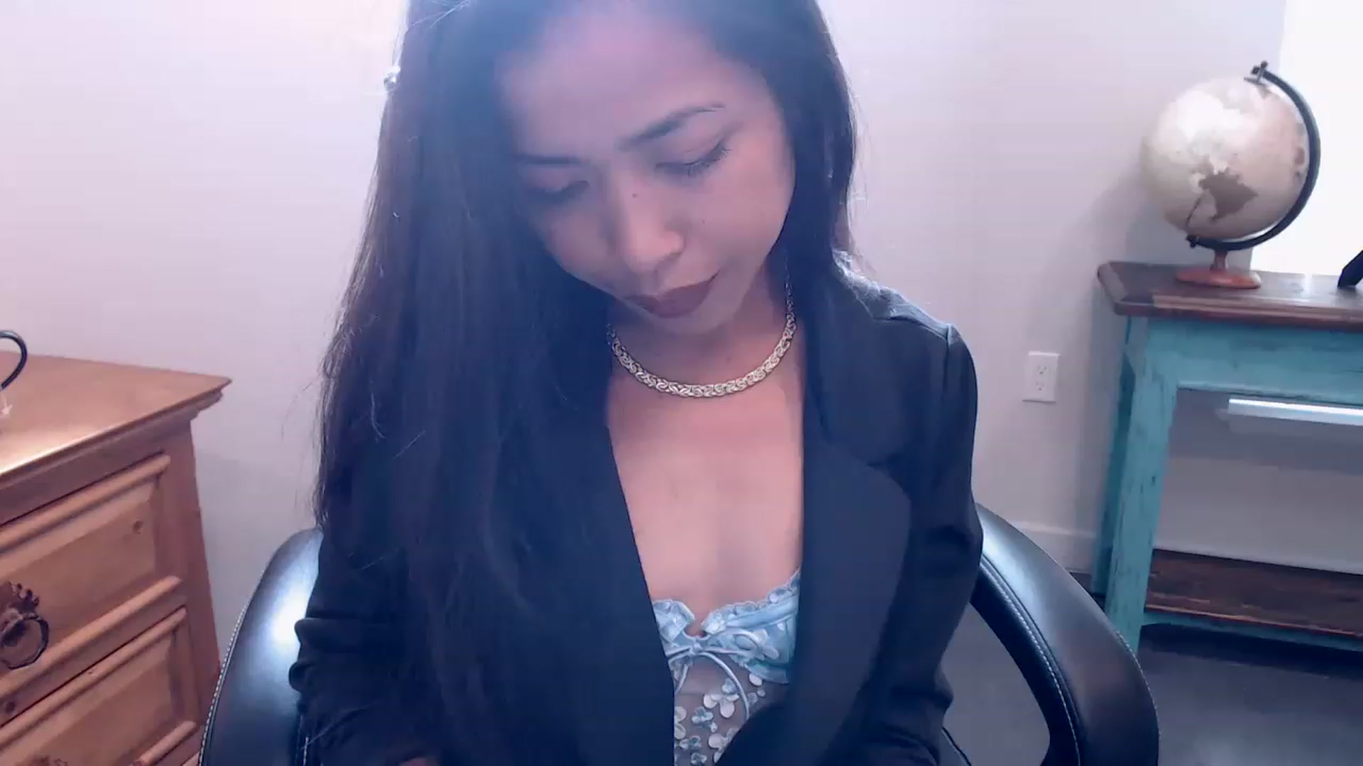 Gallery image thumbnail from Lil__bit's myfreecams stream on, 03/15/2023, 16:05 image 13 of 20