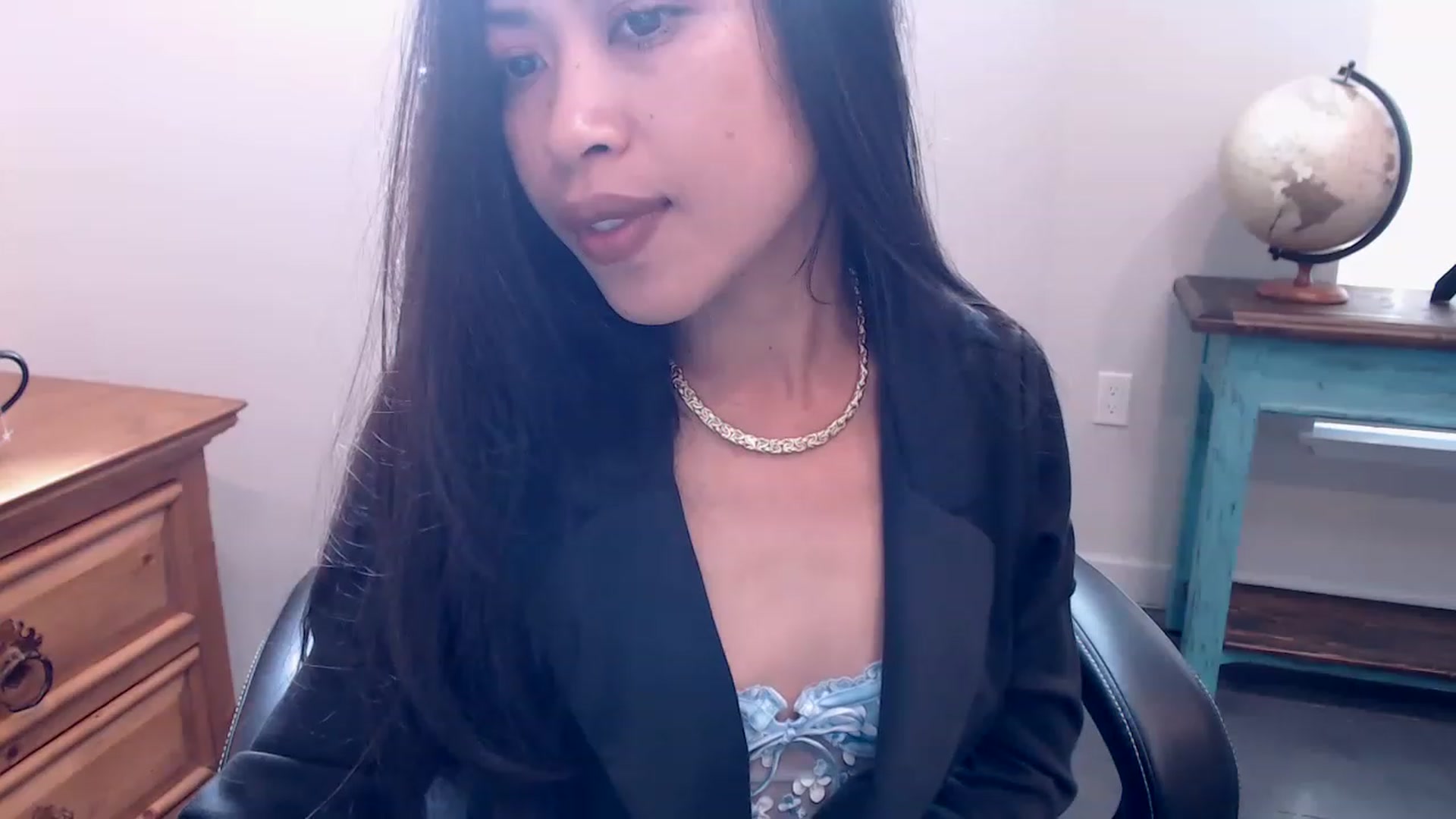 Gallery image thumbnail from Lil__bit's myfreecams stream on, 03/15/2023, 16:05 image 14 of 20