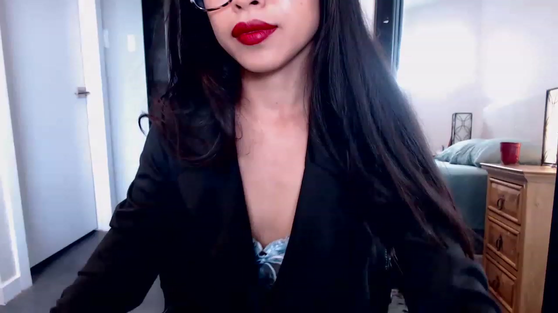 Gallery image thumbnail from Lil__bit's myfreecams stream on, 03/17/2023, 16:39 image 11 of 20