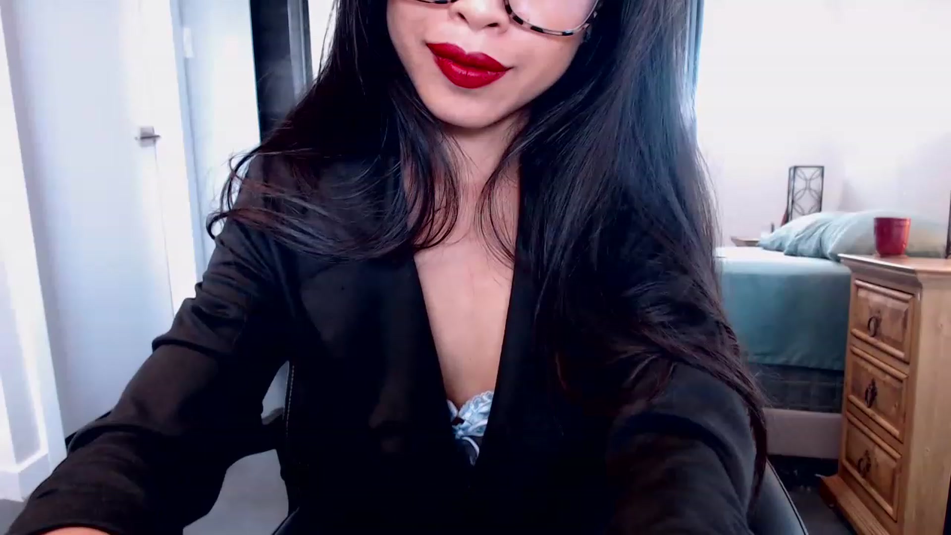 Gallery image thumbnail from Lil__bit's myfreecams stream on, 03/17/2023, 16:39 image 12 of 20