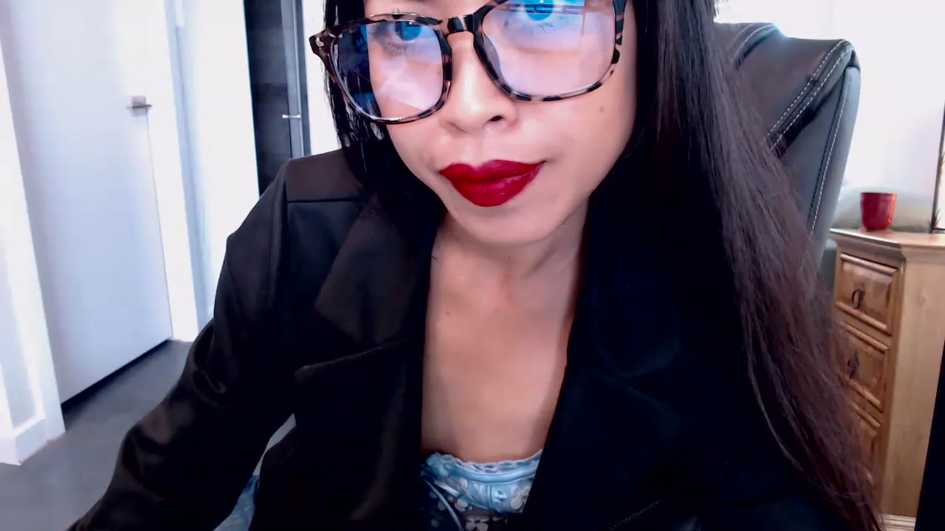Gallery image thumbnail from Lil__bit's myfreecams stream on, 03/17/2023, 16:39 image 19 of 20