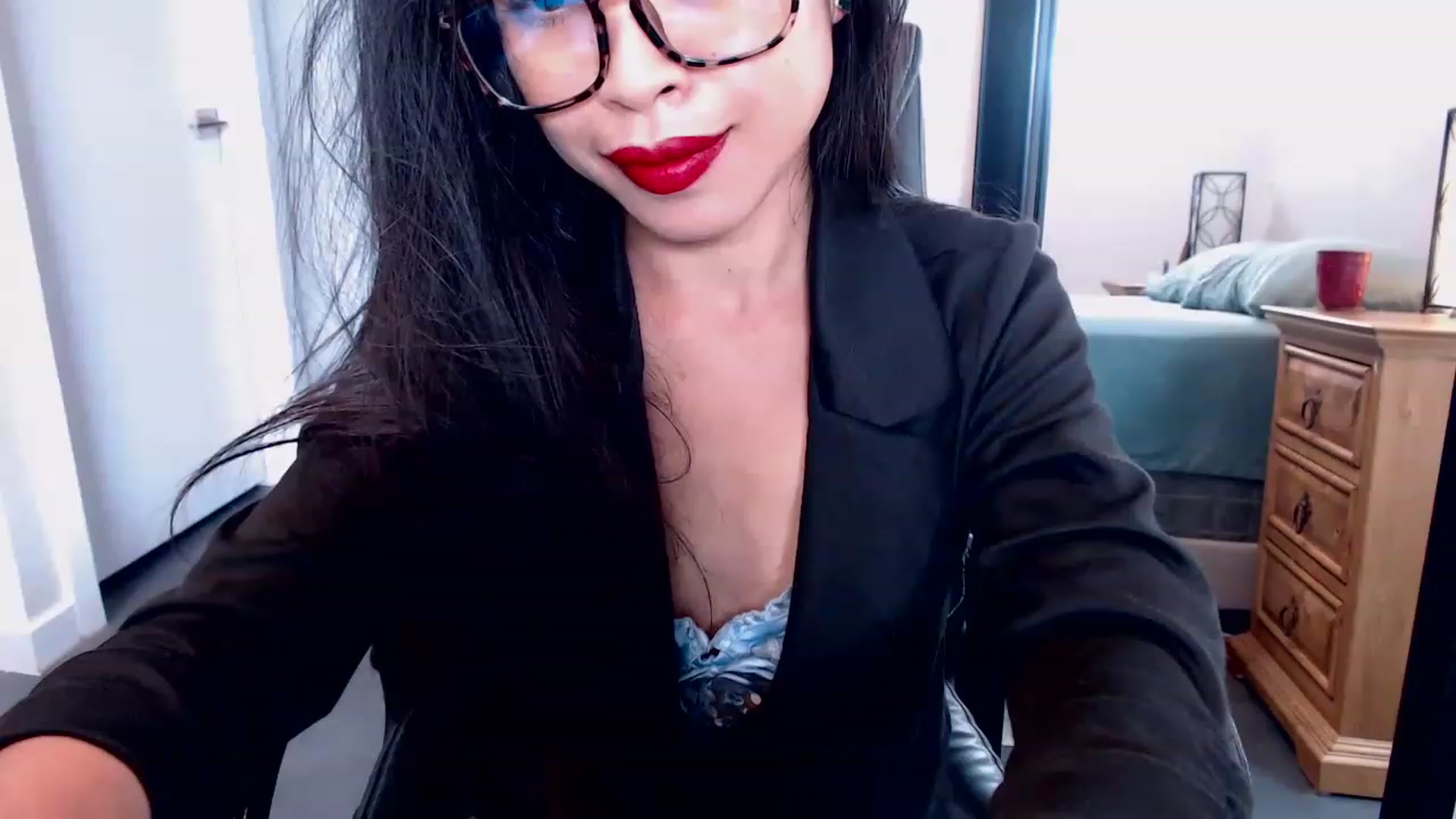 Gallery image thumbnail from Lil__bit's myfreecams stream on, 03/17/2023, 16:39 image 7 of 20