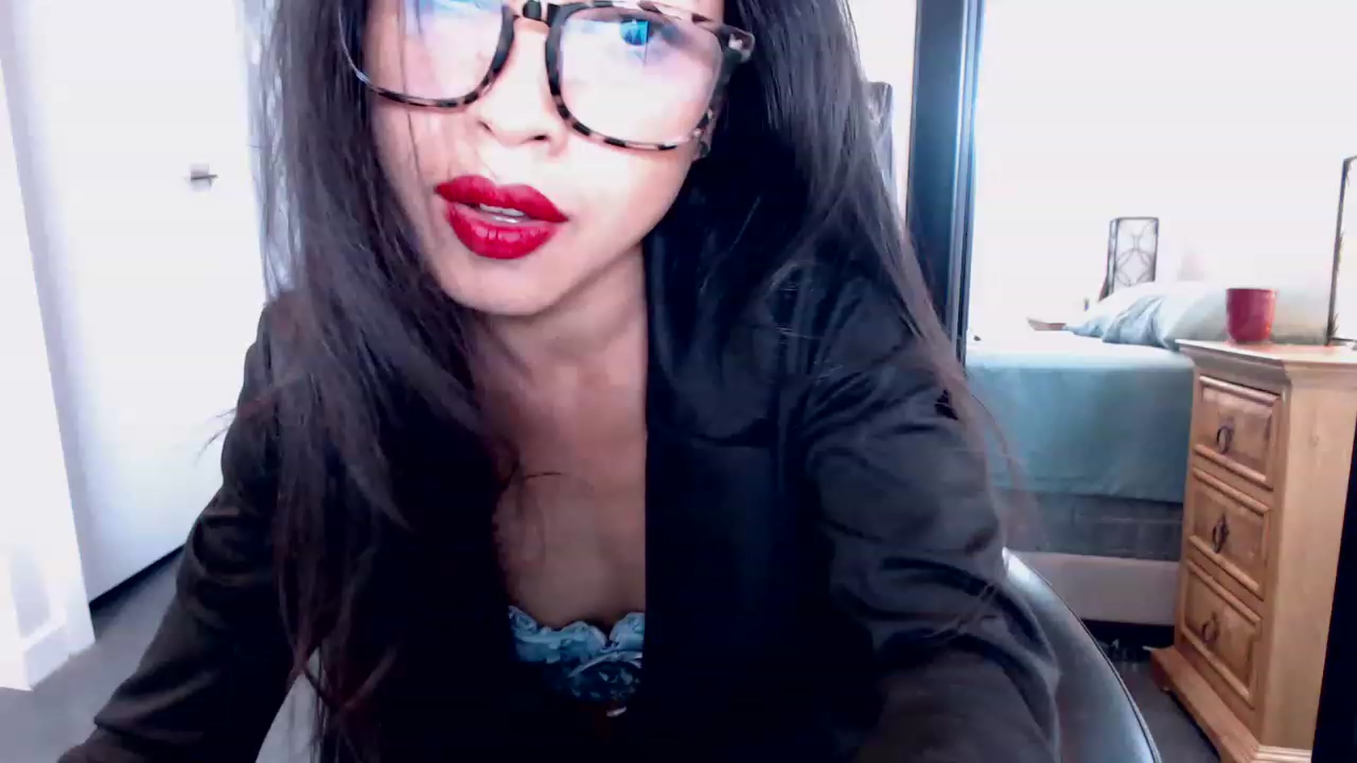 Gallery image thumbnail from Lil__bit's myfreecams stream on, 03/17/2023, 16:39 image 9 of 20