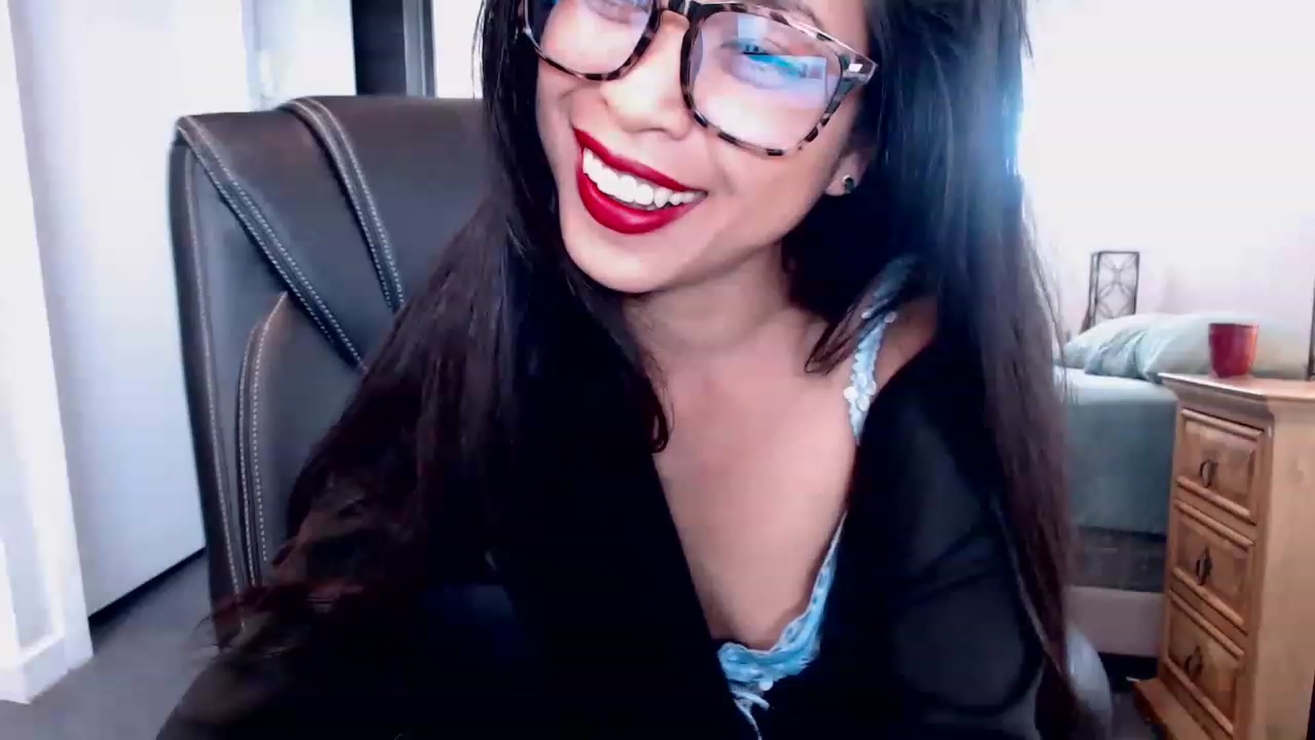 Gallery image thumbnail from Lil__bit's myfreecams stream on, 03/17/2023, 16:39 image 14 of 20