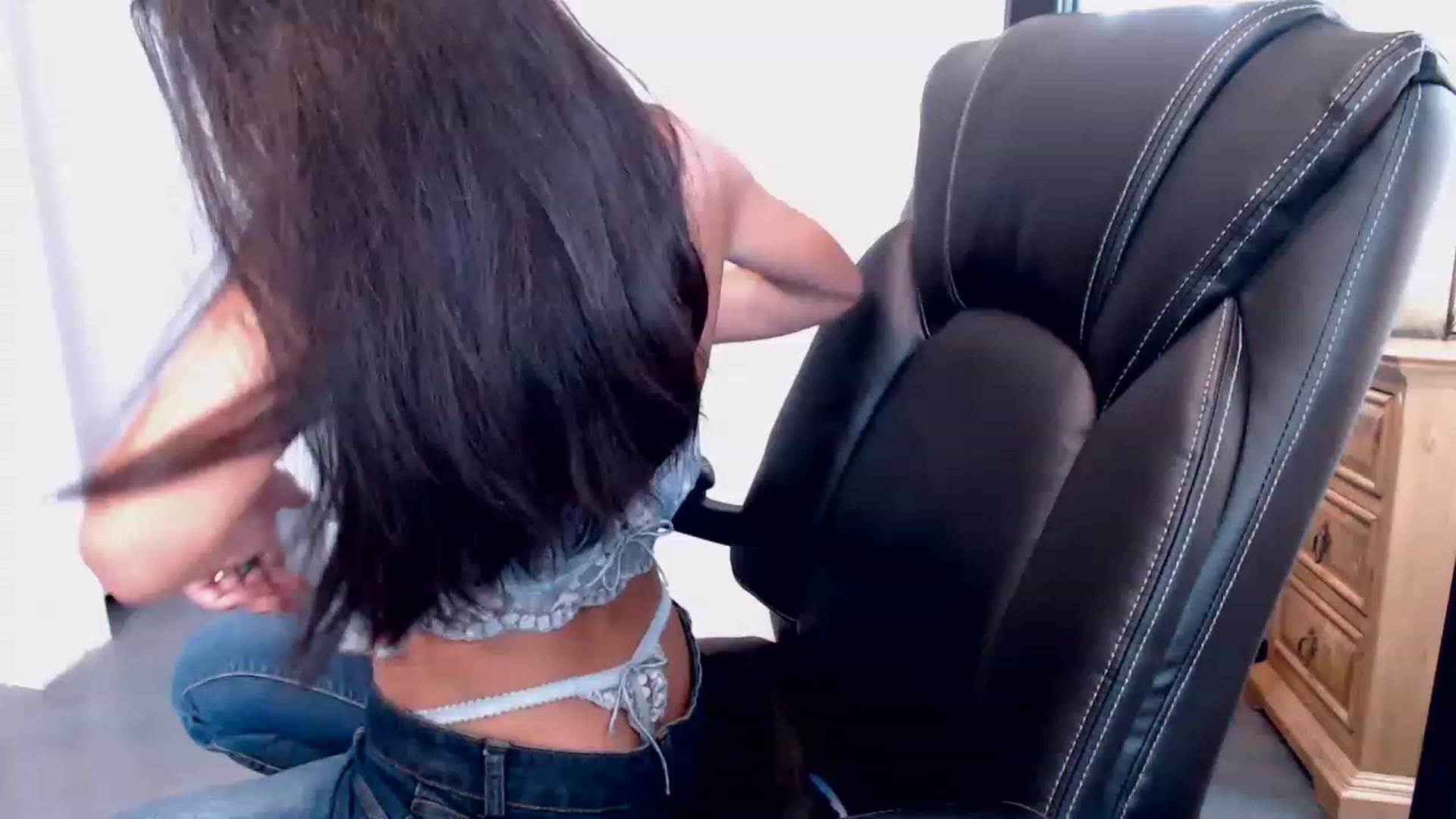 Gallery image thumbnail from Lil__bit's myfreecams stream on, 03/17/2023, 16:39 image 16 of 20