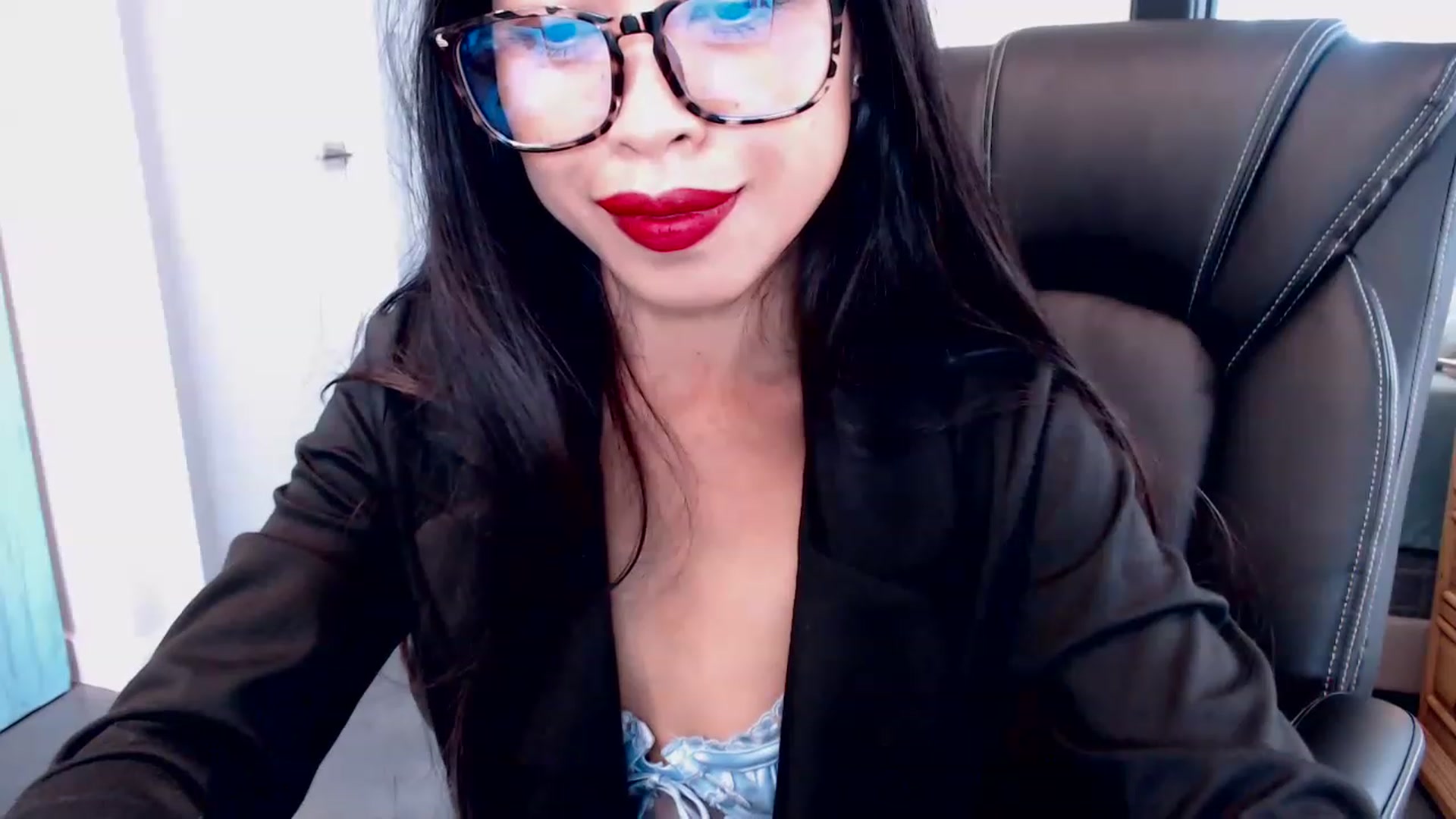 Gallery image thumbnail from Lil__bit's myfreecams stream on, 03/17/2023, 17:39 image 20 of 20