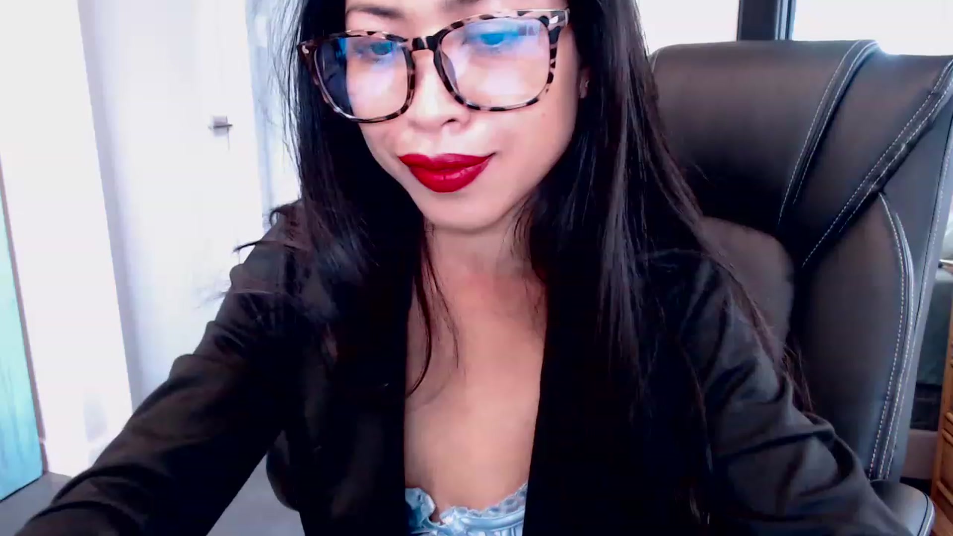 Gallery image thumbnail from Lil__bit's myfreecams stream on, 03/17/2023, 17:39 image 19 of 20