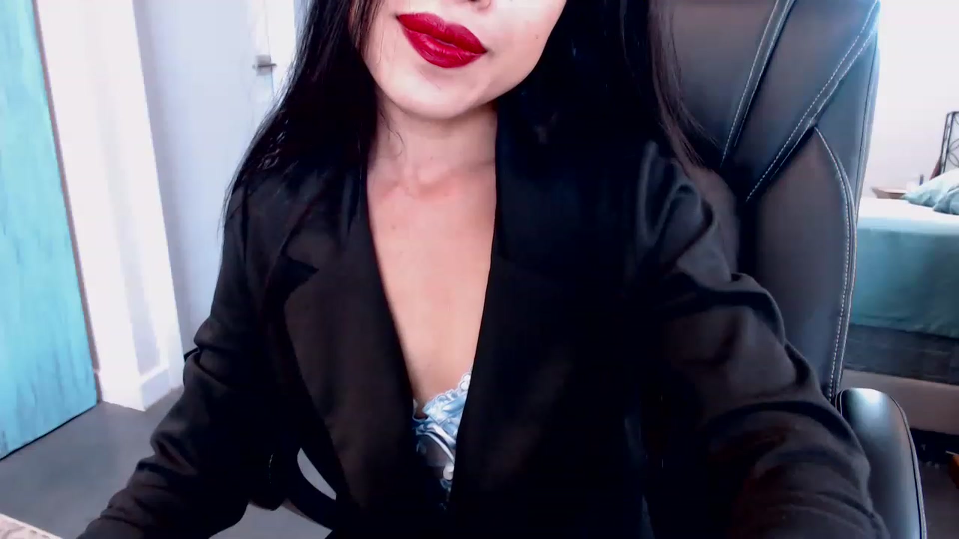 Gallery image thumbnail from Lil__bit's myfreecams stream on, 03/17/2023, 17:39 image 12 of 20