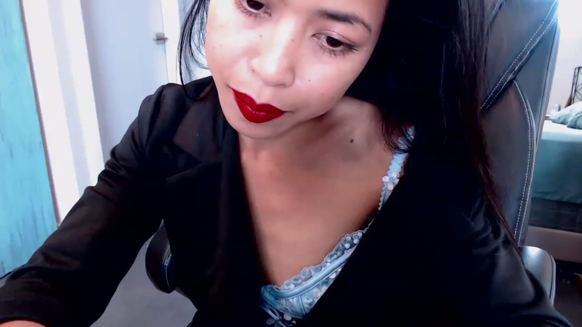 Gallery image thumbnail from Lil__bit's myfreecams stream on, 03/17/2023, 17:39 image 13 of 20