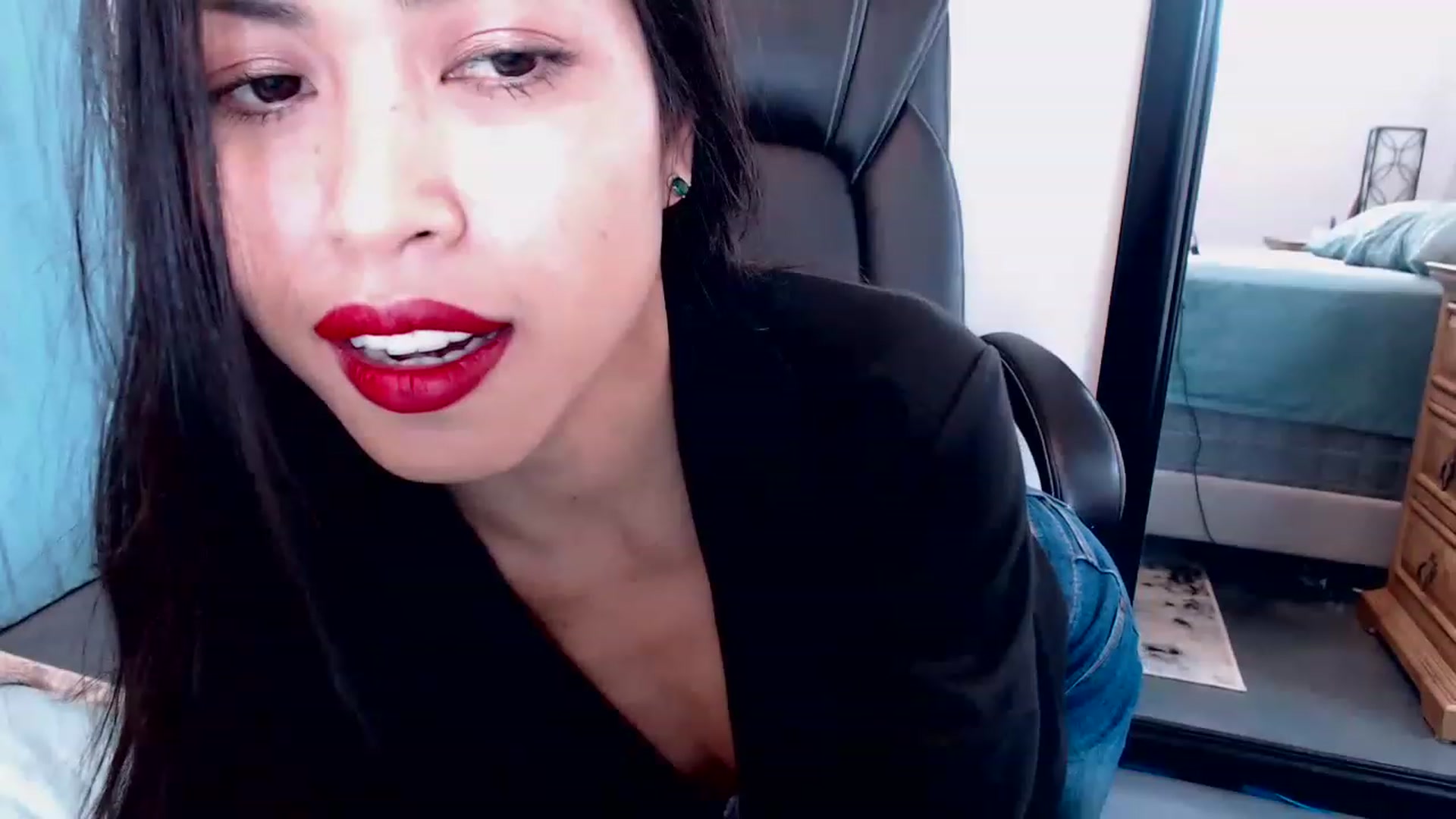 Gallery image thumbnail from Lil__bit's myfreecams stream on, 03/17/2023, 17:39 image 7 of 20