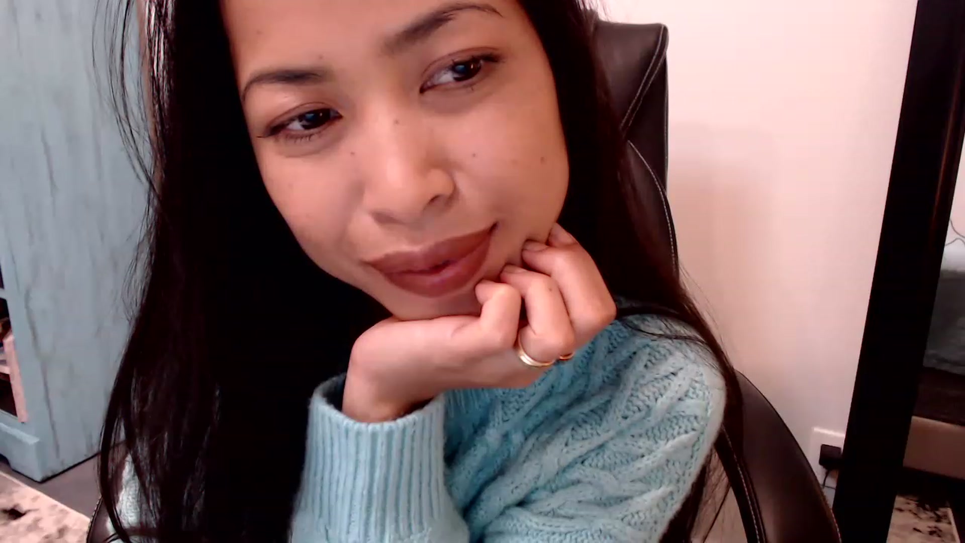 Gallery image thumbnail from Lil__bit's myfreecams stream on, 03/18/2023, 04:15 image 17 of 20