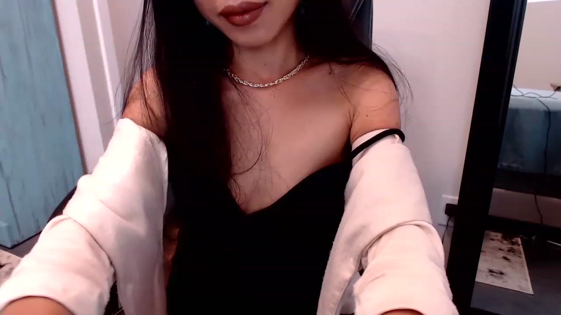 Gallery image thumbnail from Lil__bit's myfreecams stream on, 03/21/2023, 15:43 image 20 of 20