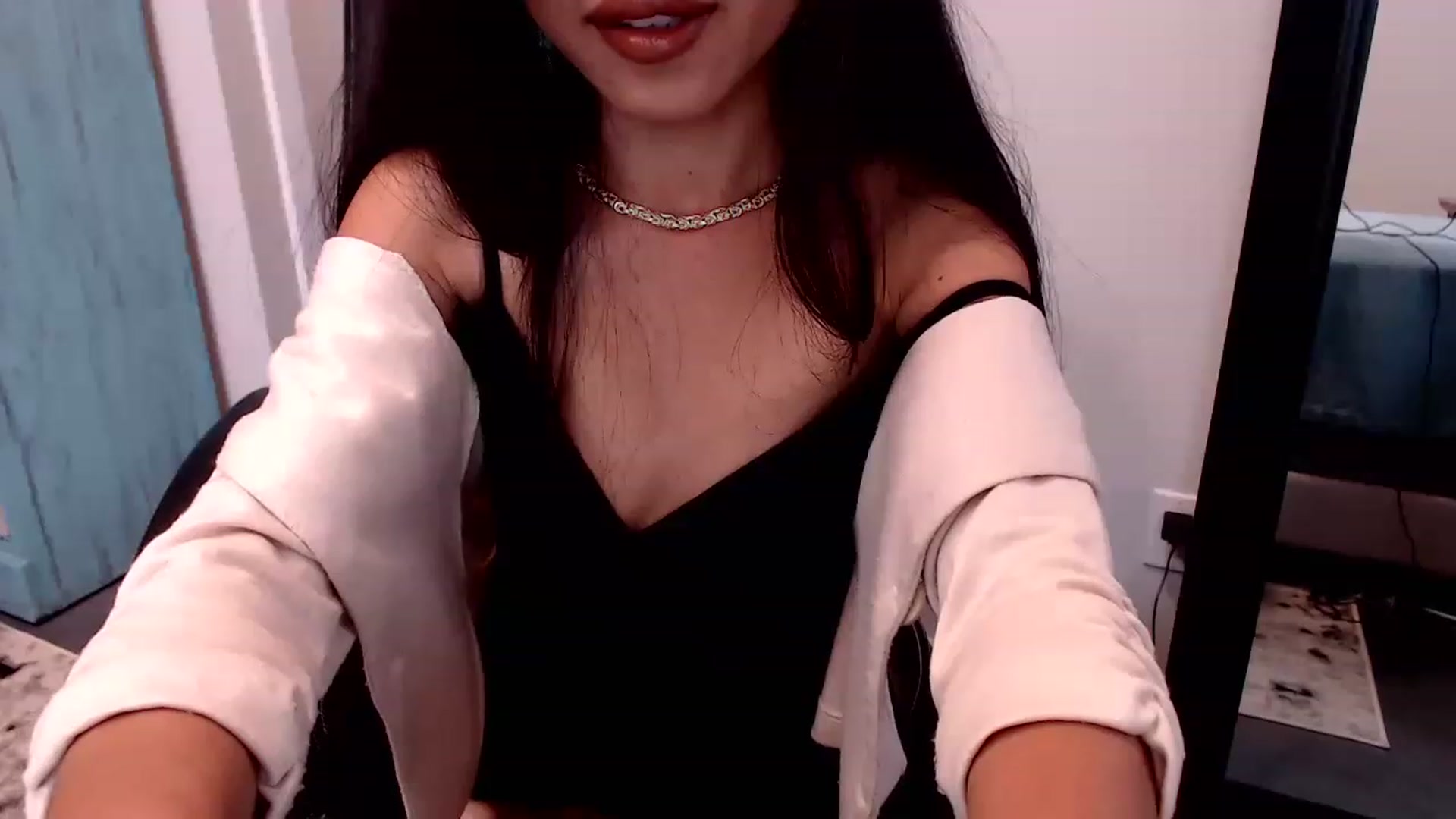 Gallery image thumbnail from Lil__bit's myfreecams stream on, 03/21/2023, 15:43 image 16 of 20
