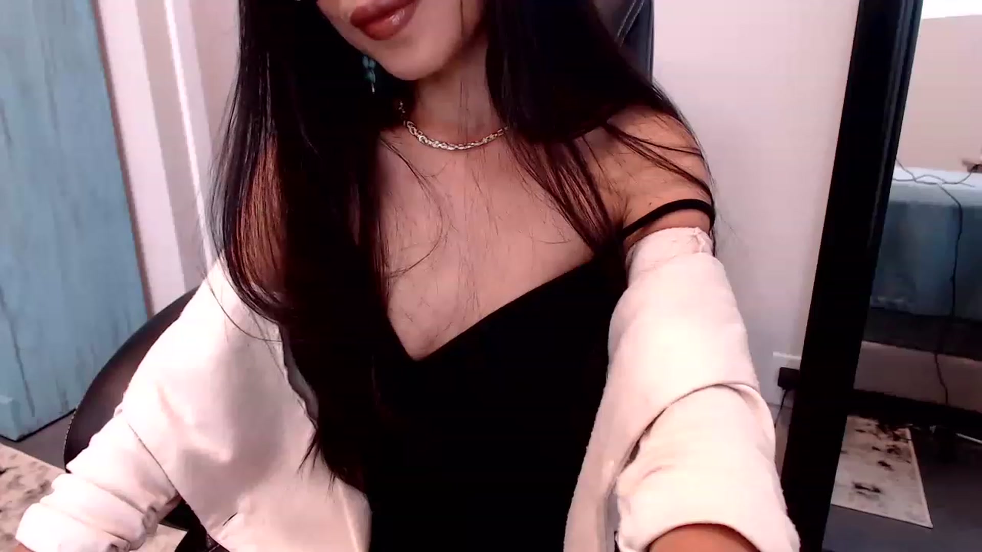Gallery image thumbnail from Lil__bit's myfreecams stream on, 03/21/2023, 15:43 image 18 of 20