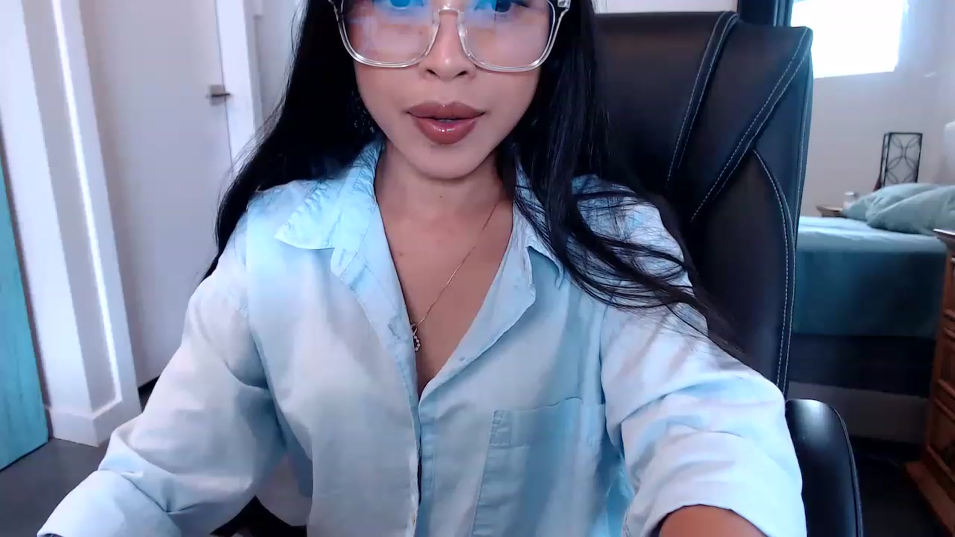 Gallery image thumbnail from Lil__bit's myfreecams stream on, 03/23/2023, 17:03 image 13 of 20