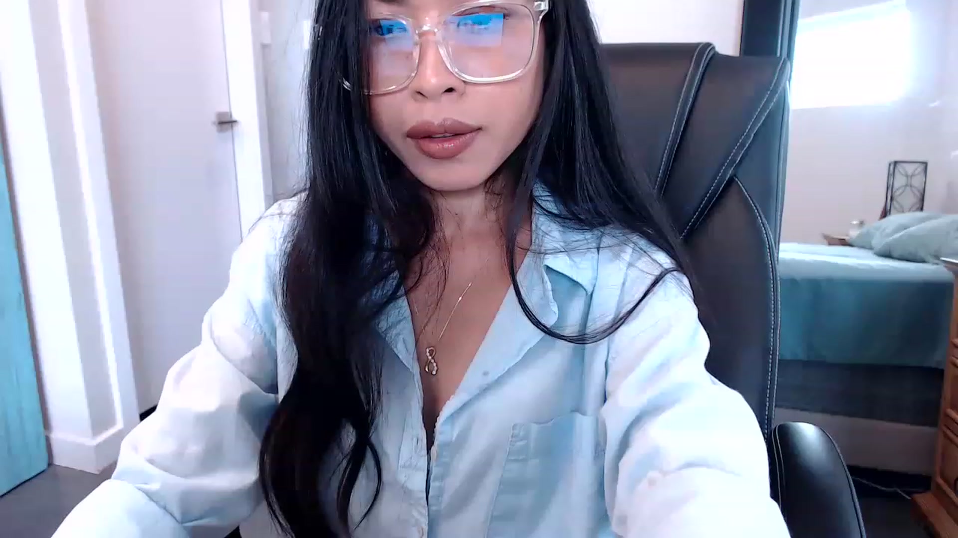 Gallery image thumbnail from Lil__bit's myfreecams stream on, 03/23/2023, 17:03 image 7 of 20