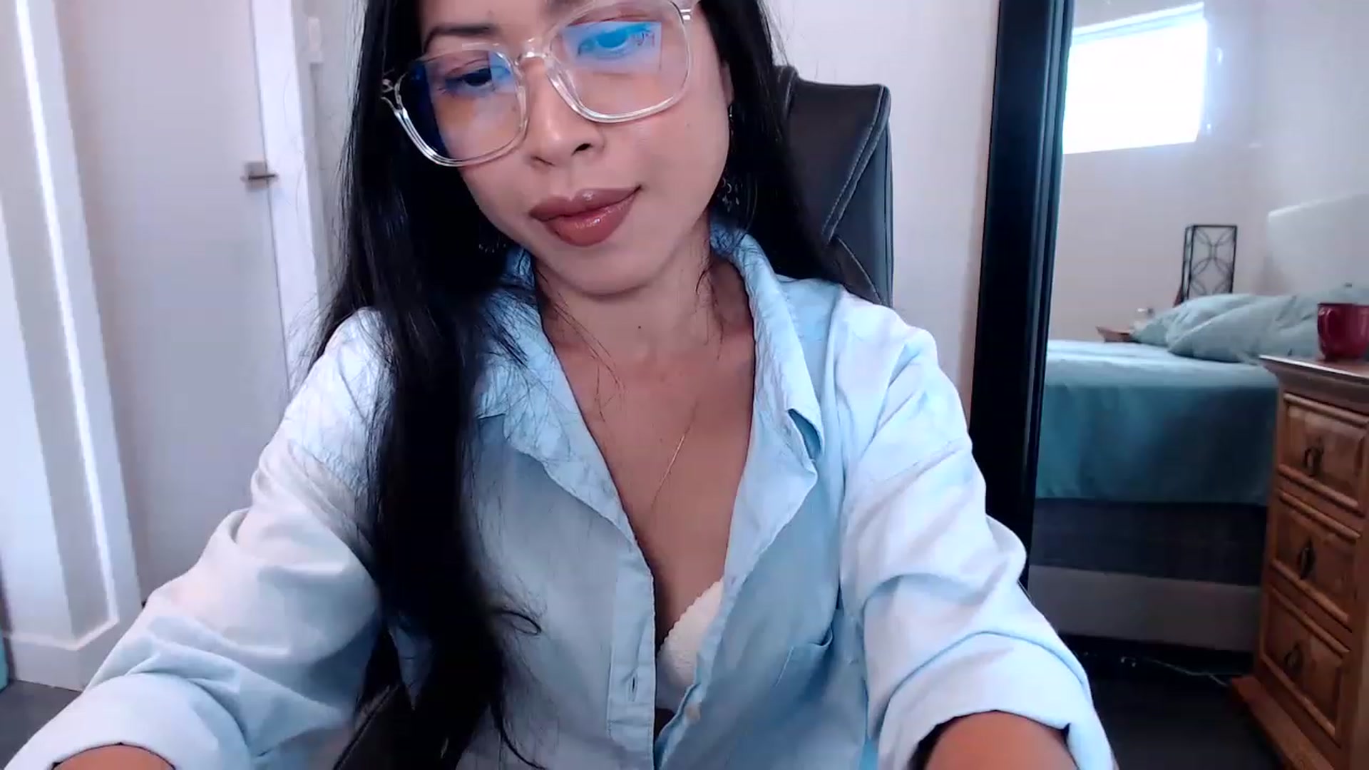 Gallery image thumbnail from Lil__bit's myfreecams stream on, 03/23/2023, 17:03 image 3 of 20