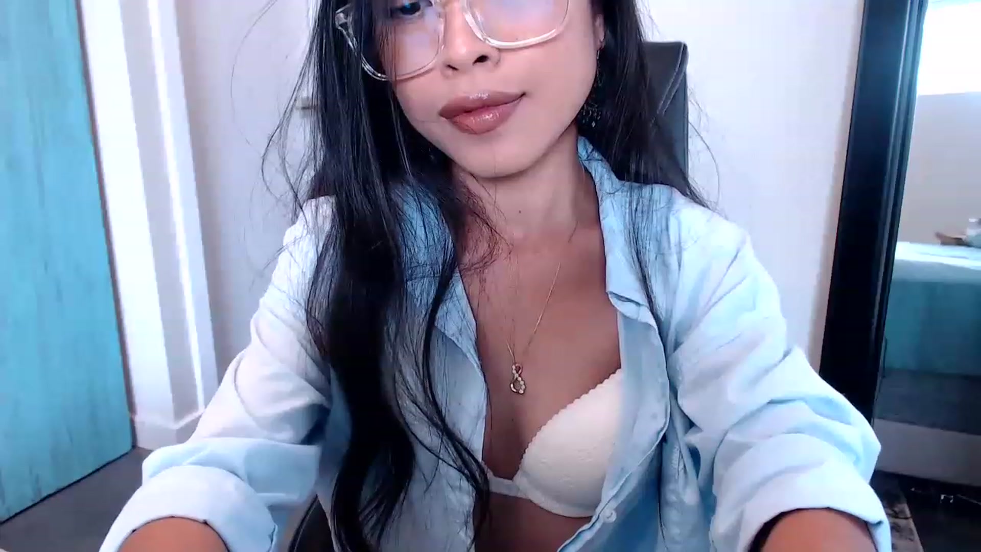 Gallery image thumbnail from Lil__bit's myfreecams stream on, 03/23/2023, 17:03 image 18 of 20