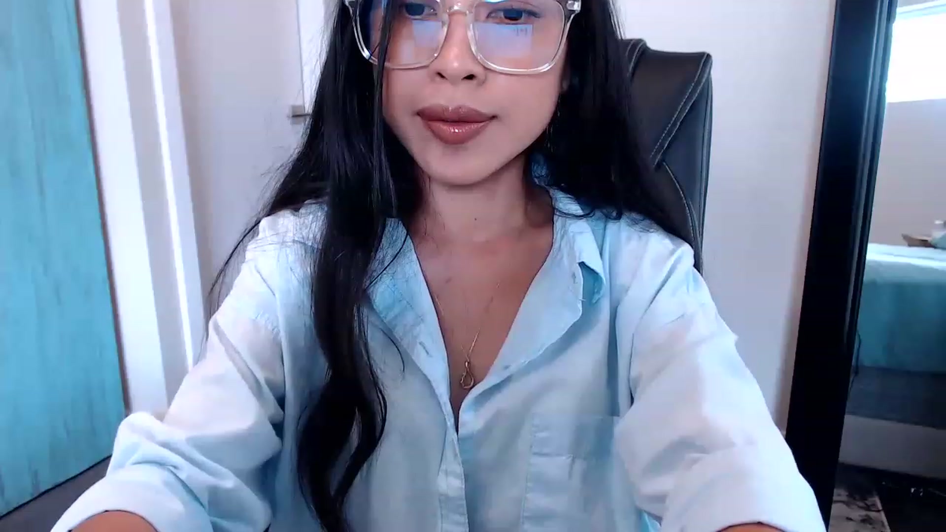Gallery image thumbnail from Lil__bit's myfreecams stream on, 03/23/2023, 17:03 image 15 of 20