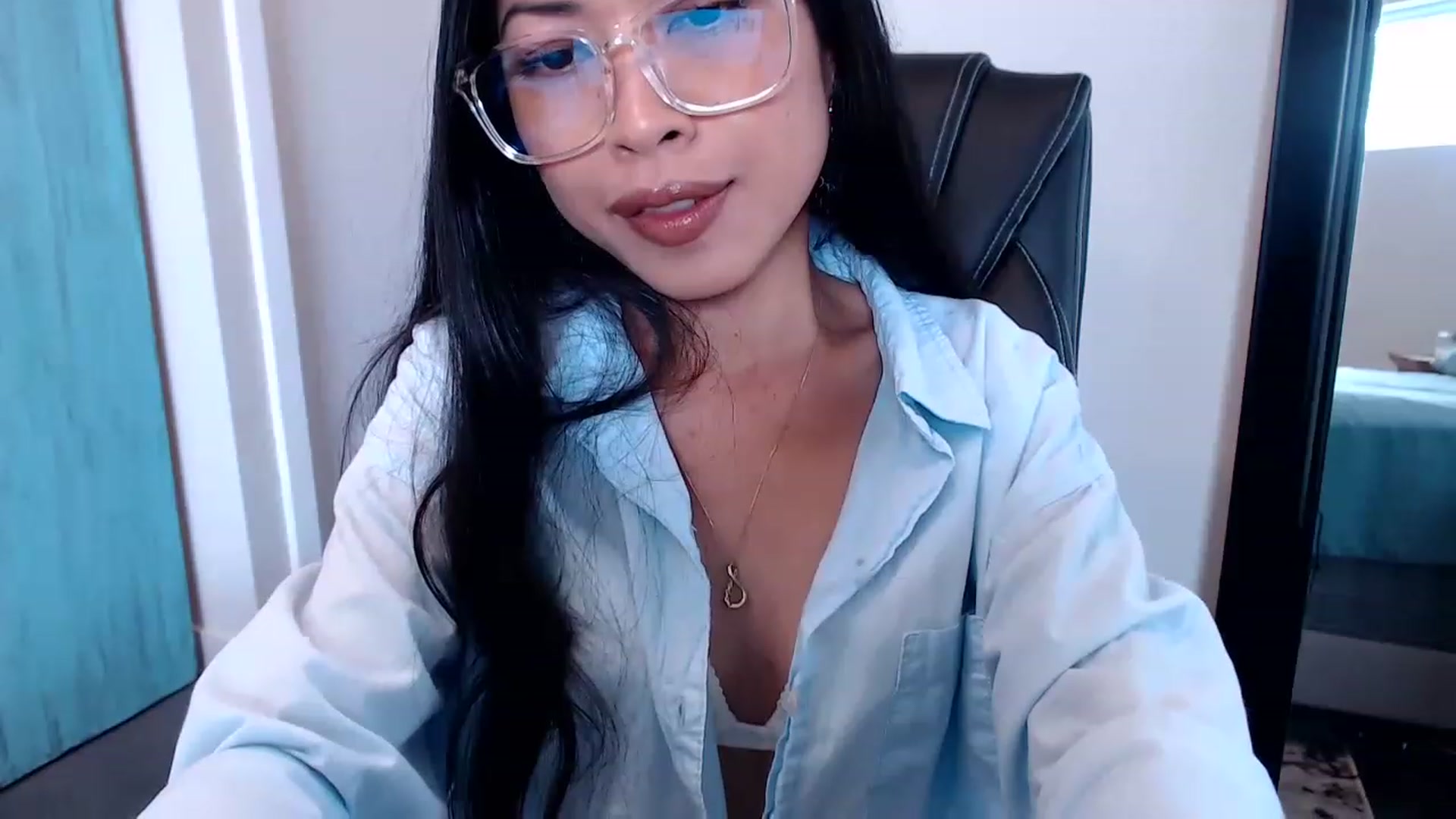 Gallery image thumbnail from Lil__bit's myfreecams stream on, 03/23/2023, 17:03 image 17 of 20