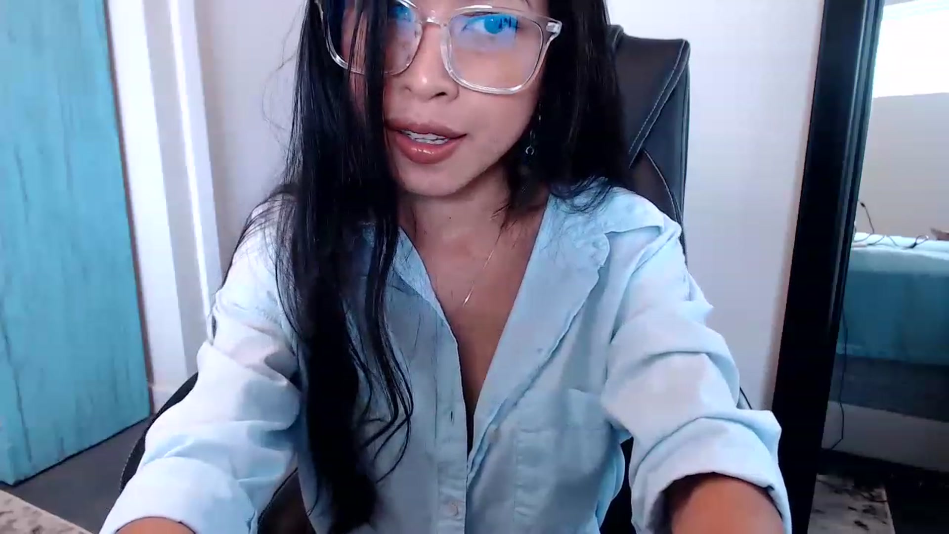 Gallery image thumbnail from Lil__bit's myfreecams stream on, 03/23/2023, 18:08 image 6 of 20