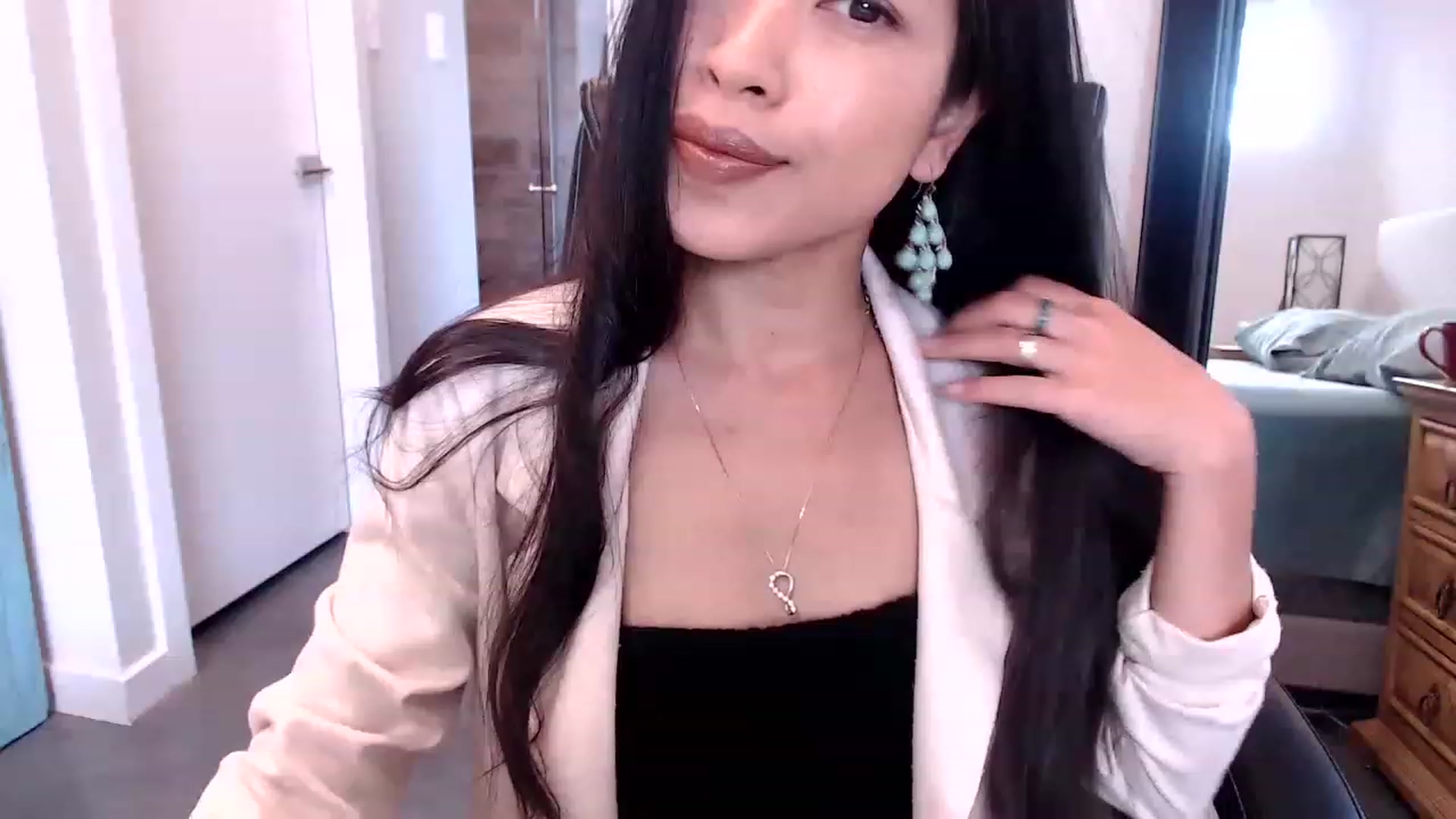 Gallery image thumbnail from Lil__bit's myfreecams stream on, 03/24/2023, 16:10 image 1 of 20