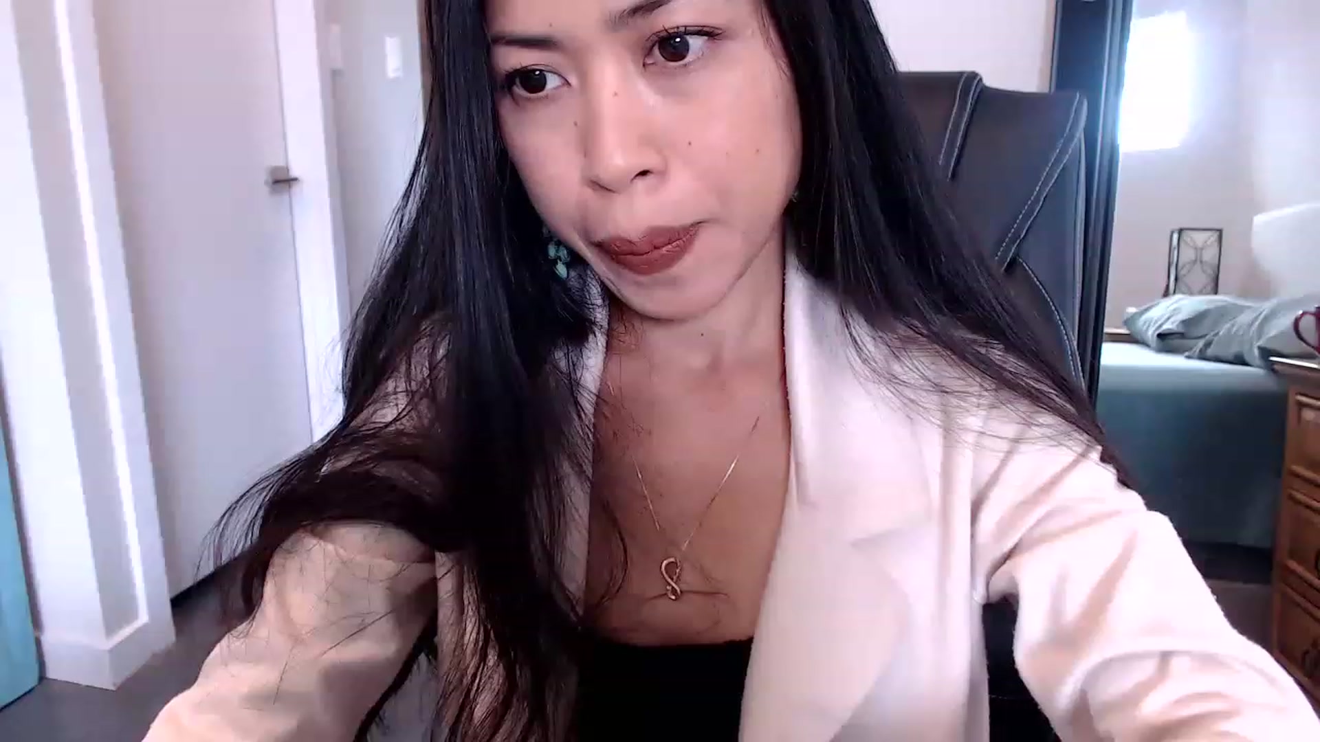 Gallery image thumbnail from Lil__bit's myfreecams stream on, 03/24/2023, 16:10 image 8 of 20