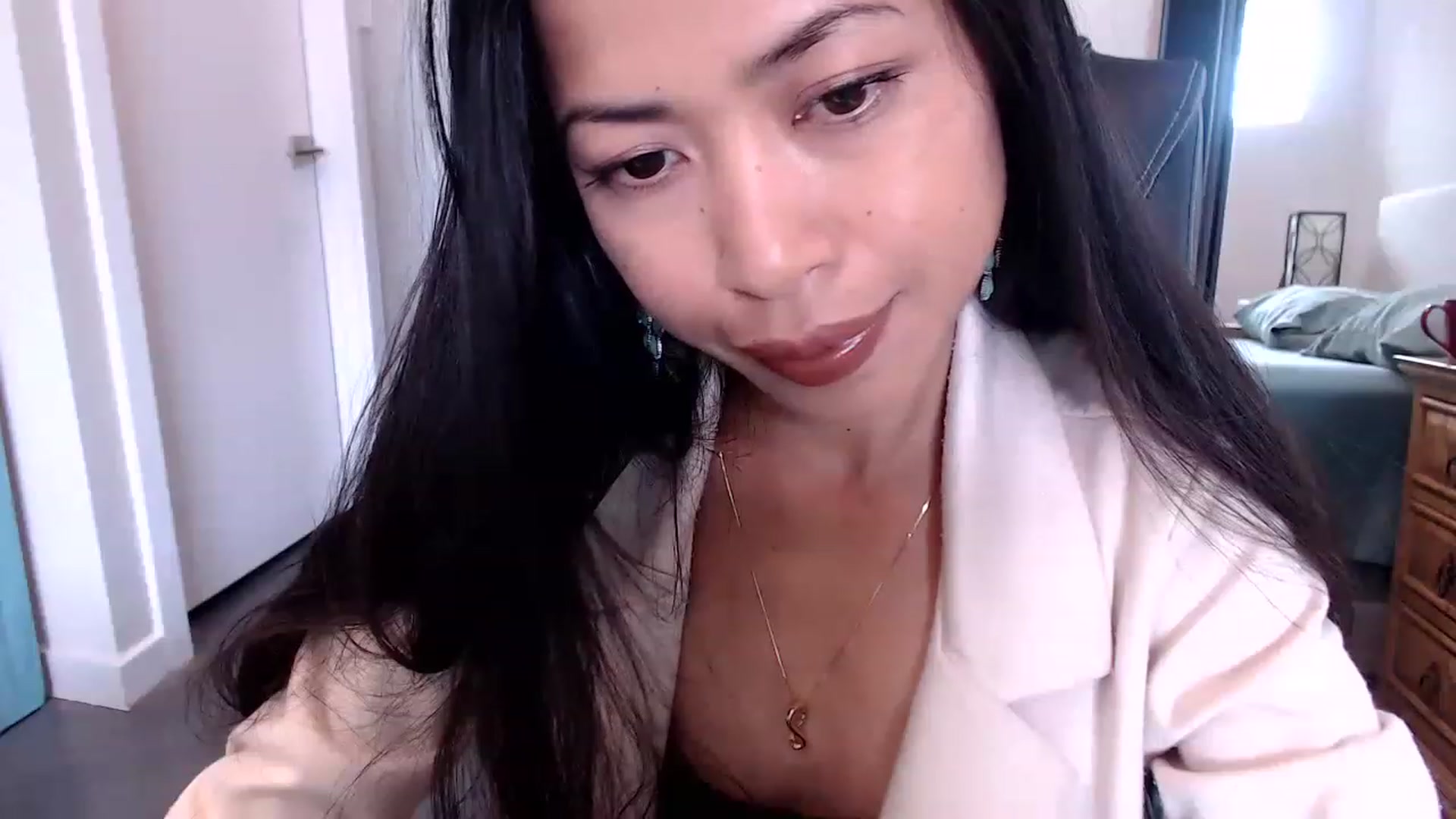 Gallery image thumbnail from Lil__bit's myfreecams stream on, 03/24/2023, 16:10 image 7 of 20