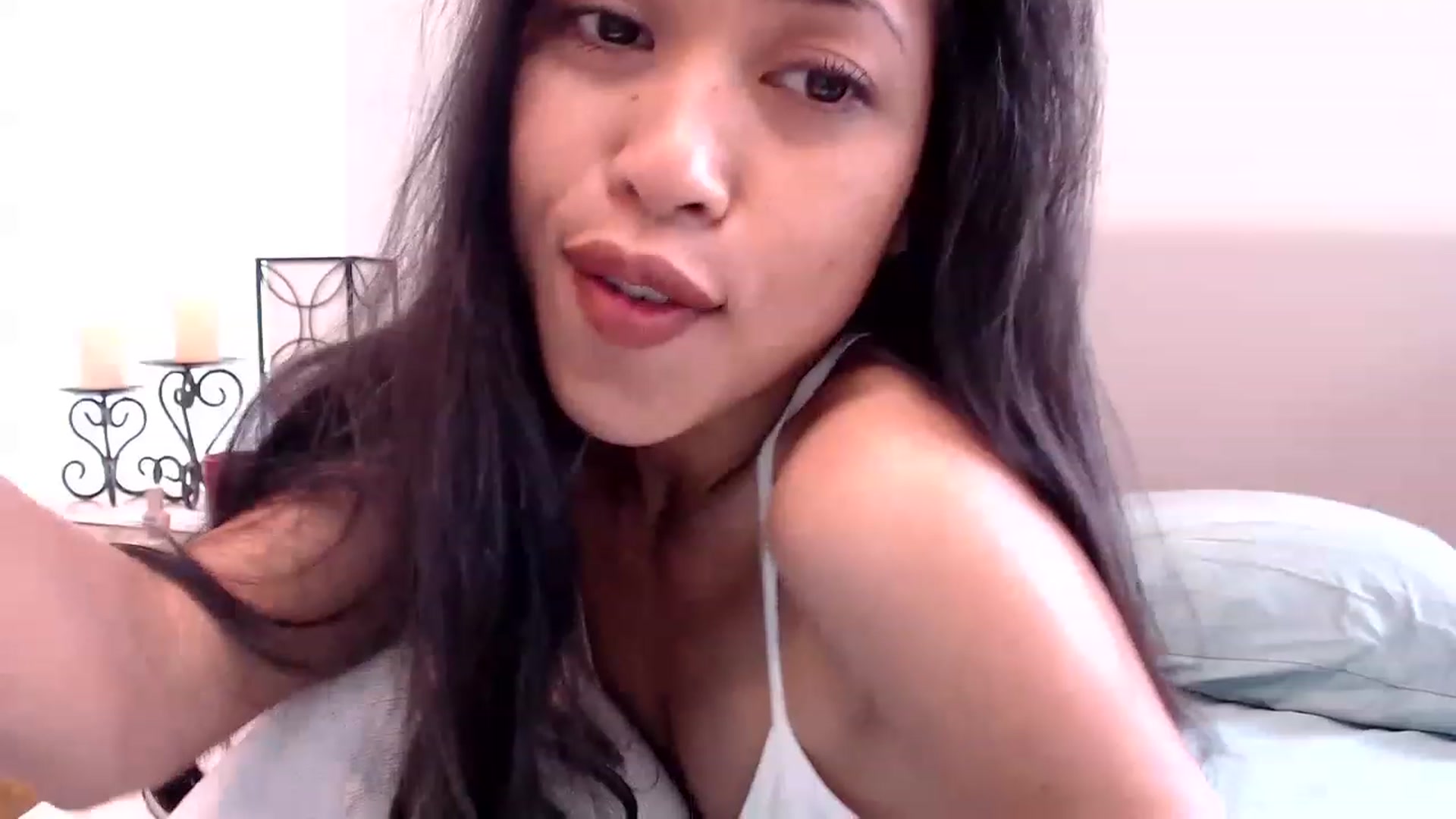 Gallery image thumbnail from Lil__bit's myfreecams stream on, 03/29/2023, 19:41 image 20 of 20