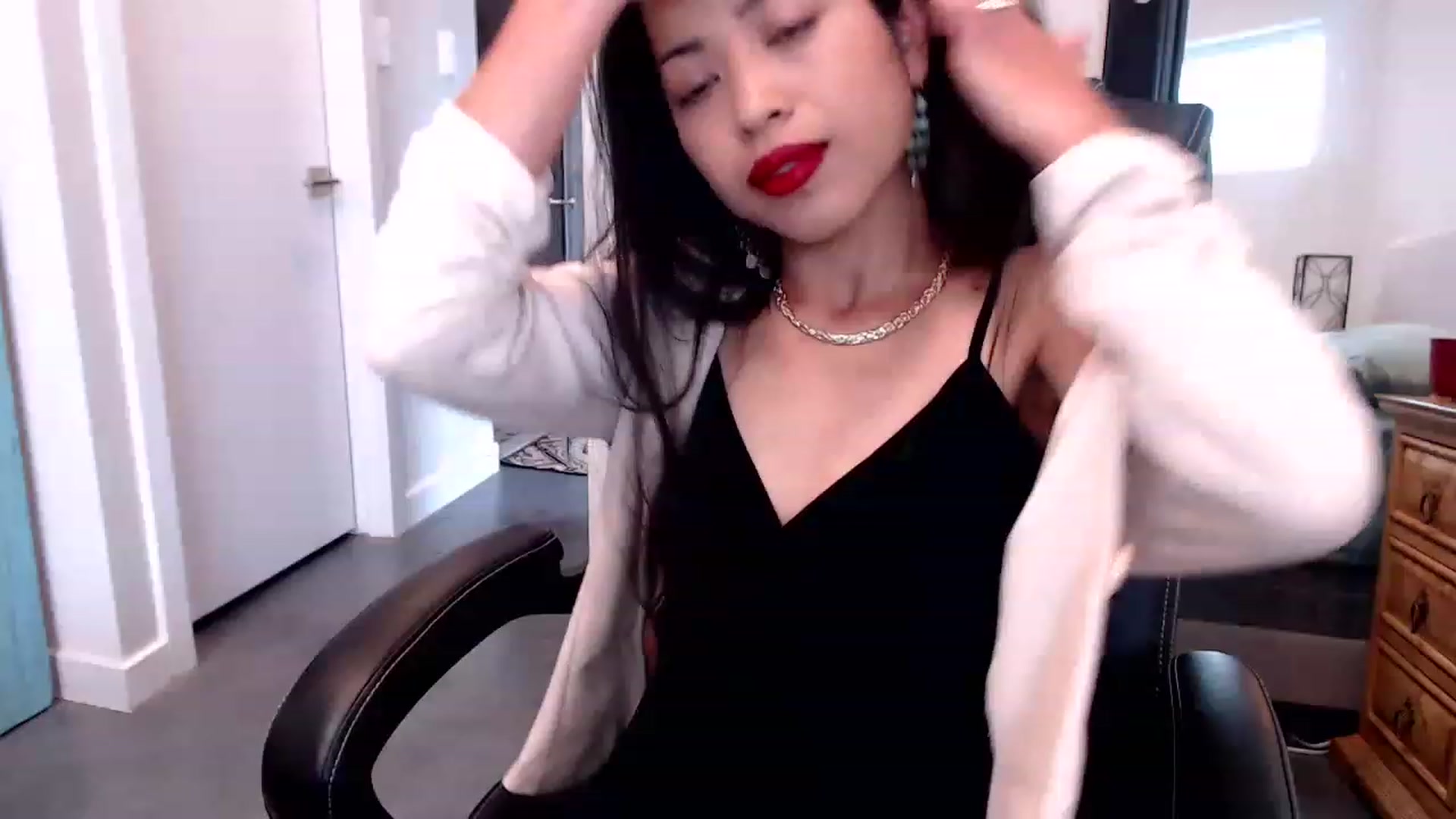 Gallery image thumbnail from Lil__bit's myfreecams stream on, 03/30/2023, 19:15 image 4 of 20