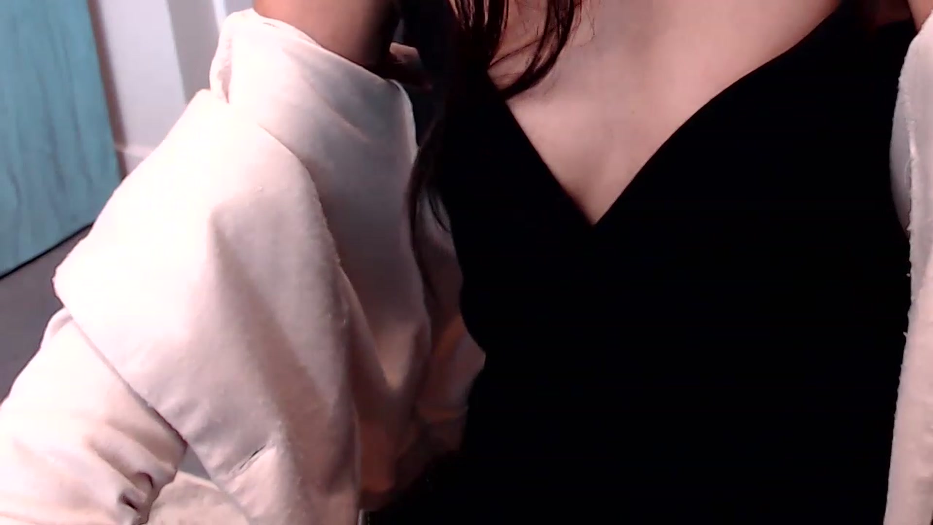 Gallery image thumbnail from Lil__bit's myfreecams stream on, 04/06/2023, 18:11 image 6 of 20
