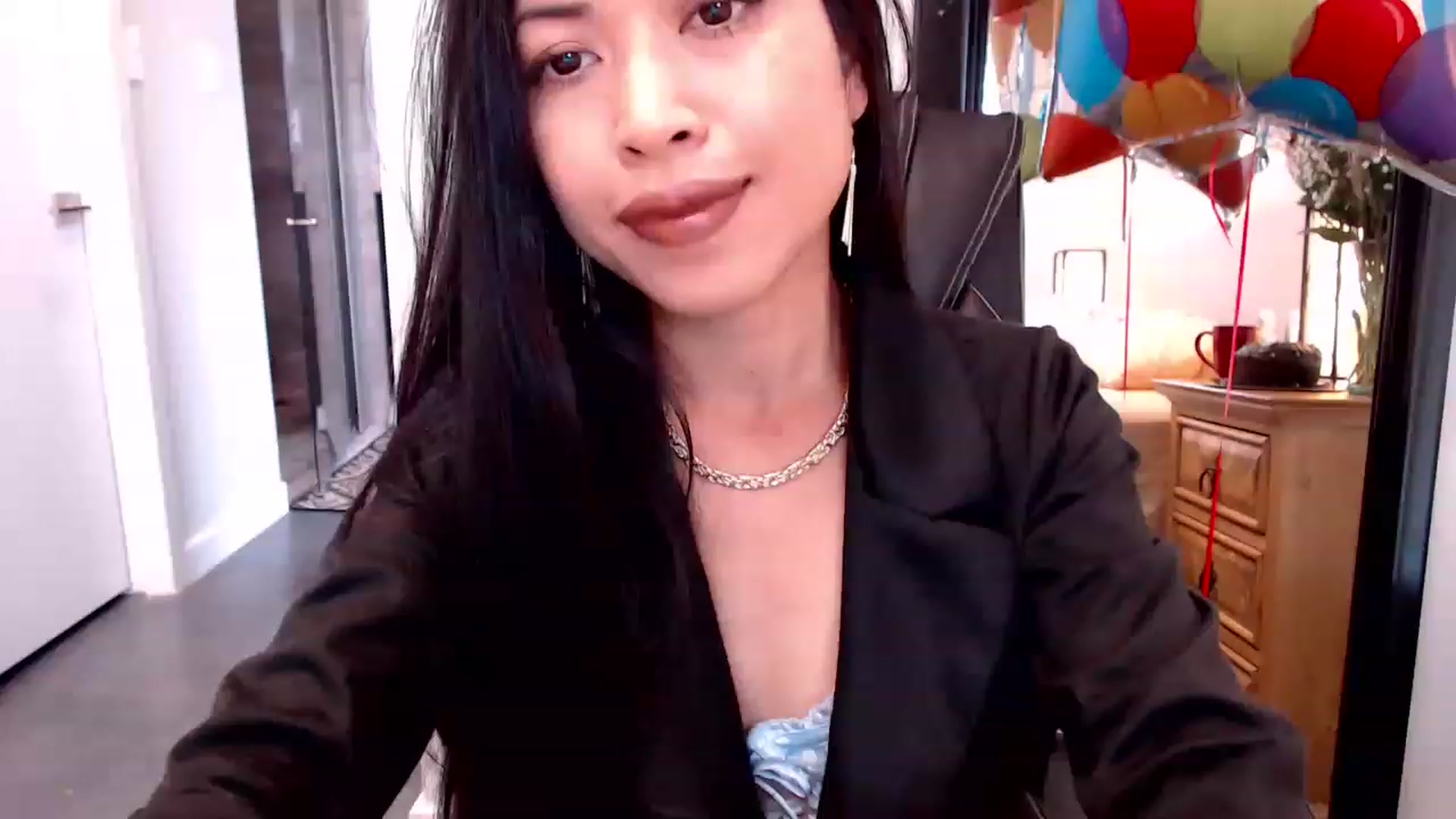 Gallery image thumbnail from Lil__bit's myfreecams stream on, 04/25/2023, 16:00 image 1 of 20