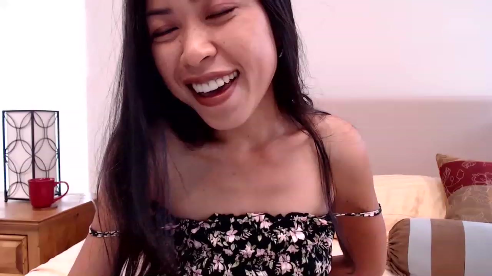 Gallery image thumbnail from Lil__bit's myfreecams stream on, 05/03/2023, 19:34 image 2 of 20