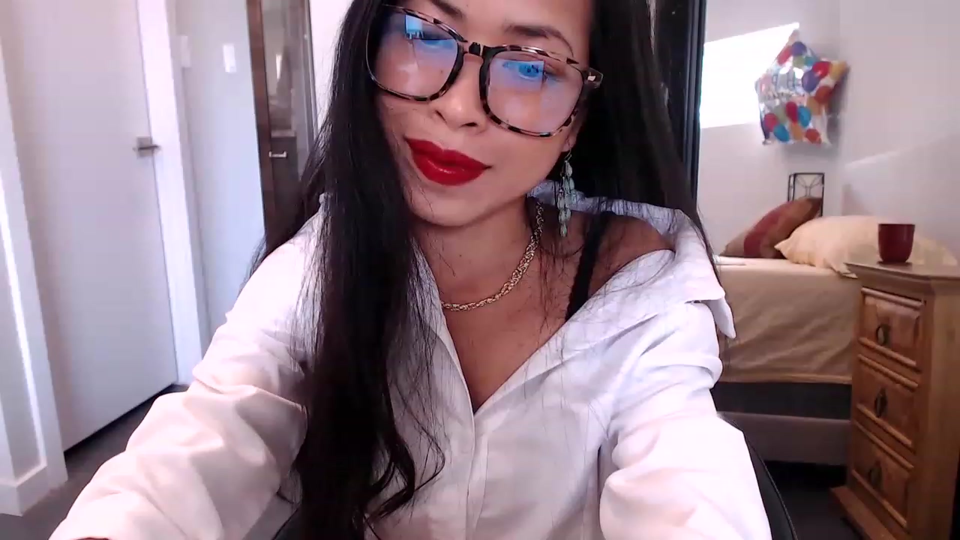 Gallery image thumbnail from Lil__bit's myfreecams stream on, 05/08/2023, 16:31 image 15 of 20