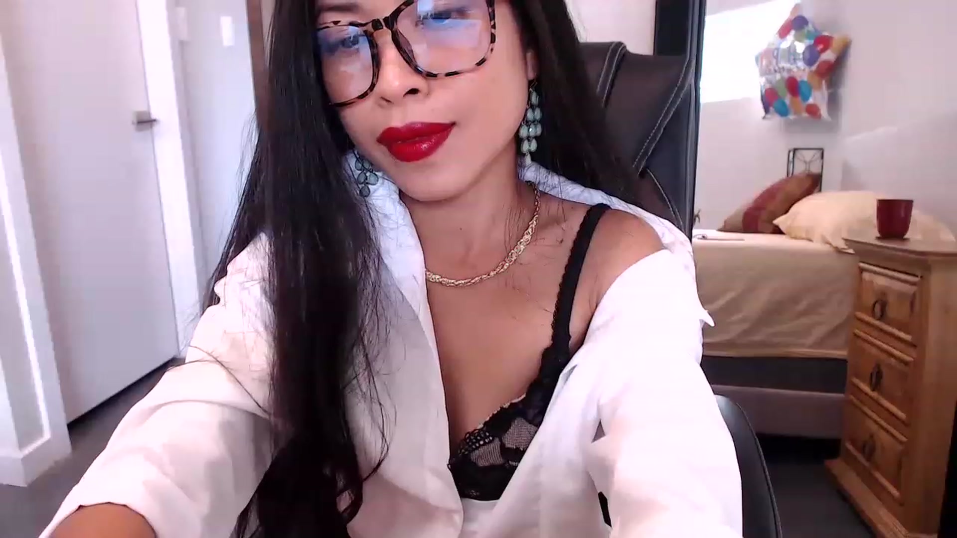 Gallery image thumbnail from Lil__bit's myfreecams stream on, 05/08/2023, 16:31 image 12 of 20