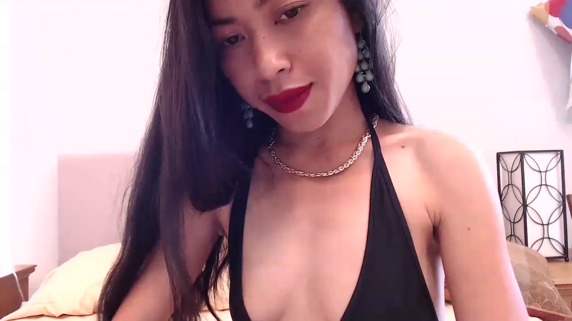 Gallery image thumbnail from Lil__bit's myfreecams stream on, 05/08/2023, 20:34 image 19 of 20