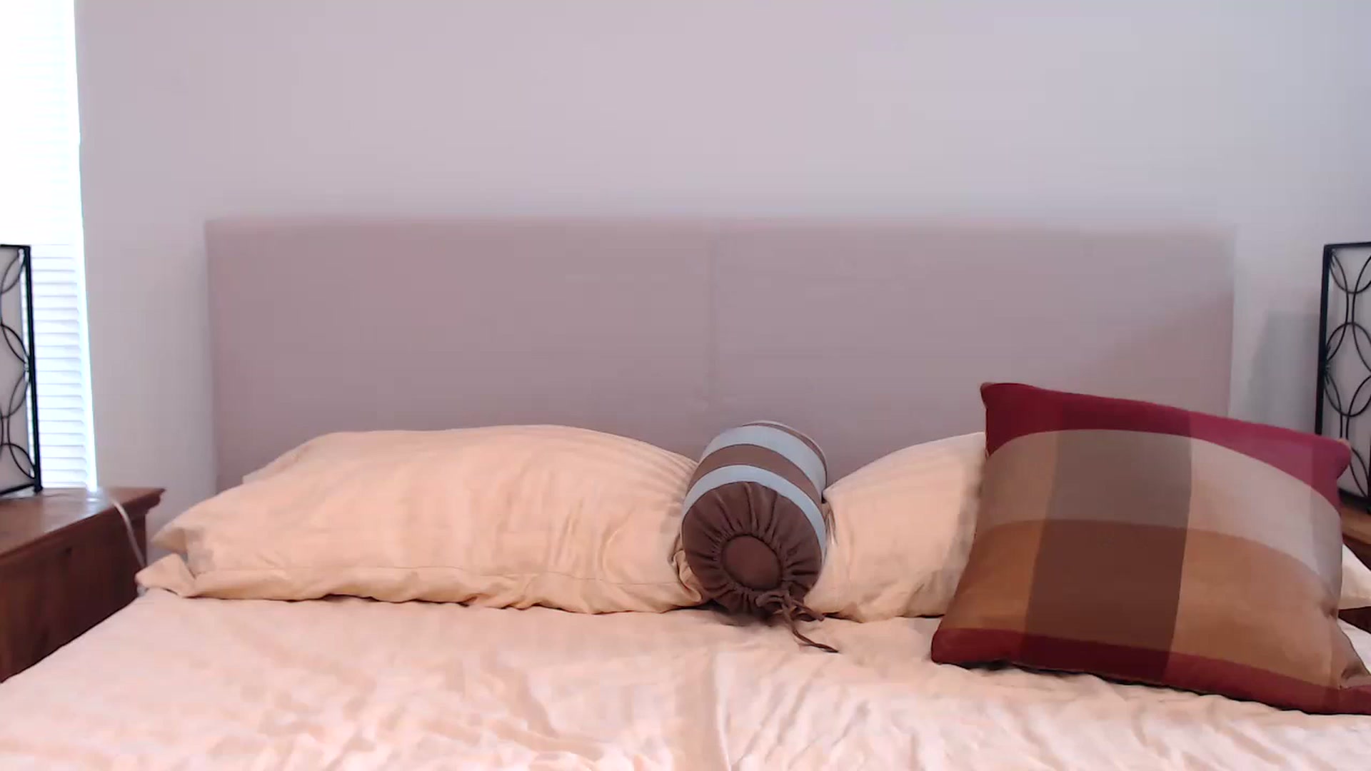 Gallery image thumbnail from Lil__bit's myfreecams stream on, 05/15/2023, 18:18 image 13 of 20