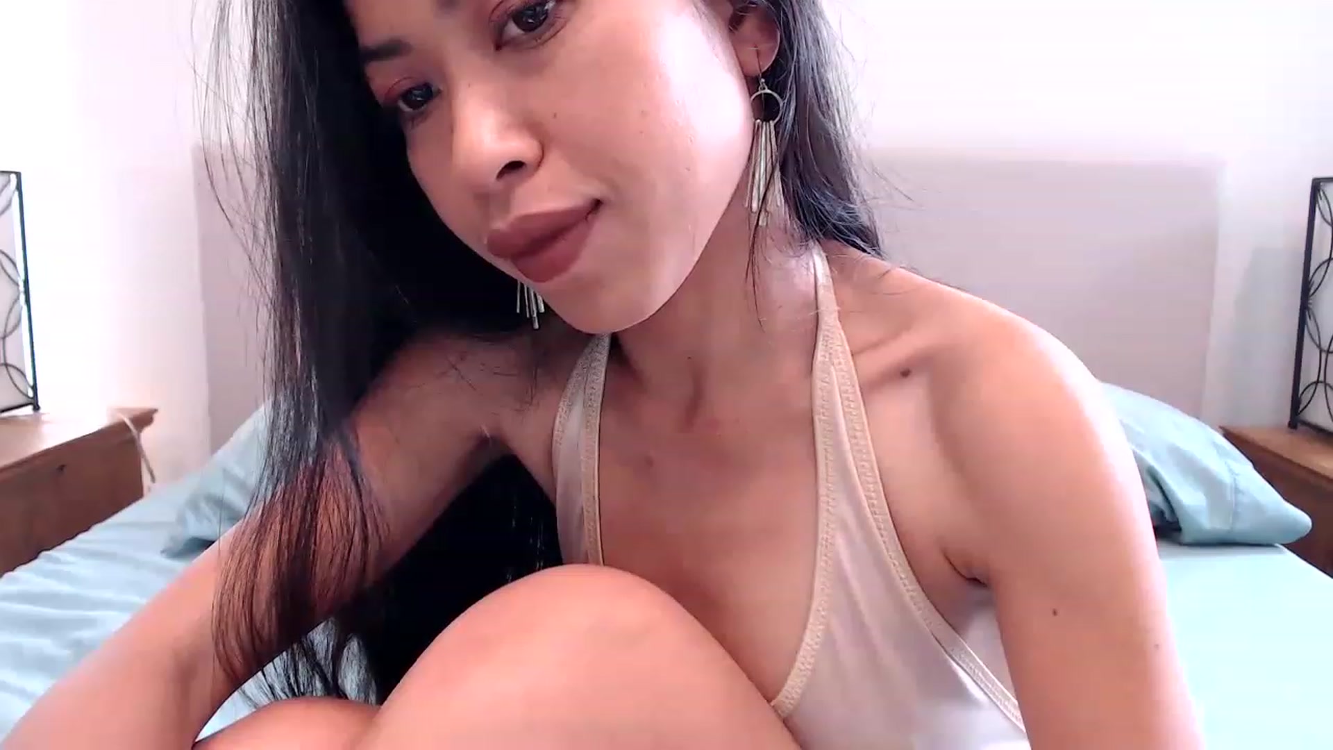 Gallery image thumbnail from Lil__bit's myfreecams stream on, 05/25/2023, 19:20 image 2 of 20