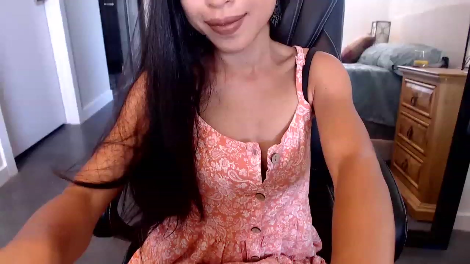 Gallery image thumbnail from Lil__bit's myfreecams stream on, 06/27/2023, 15:57 image 3 of 20