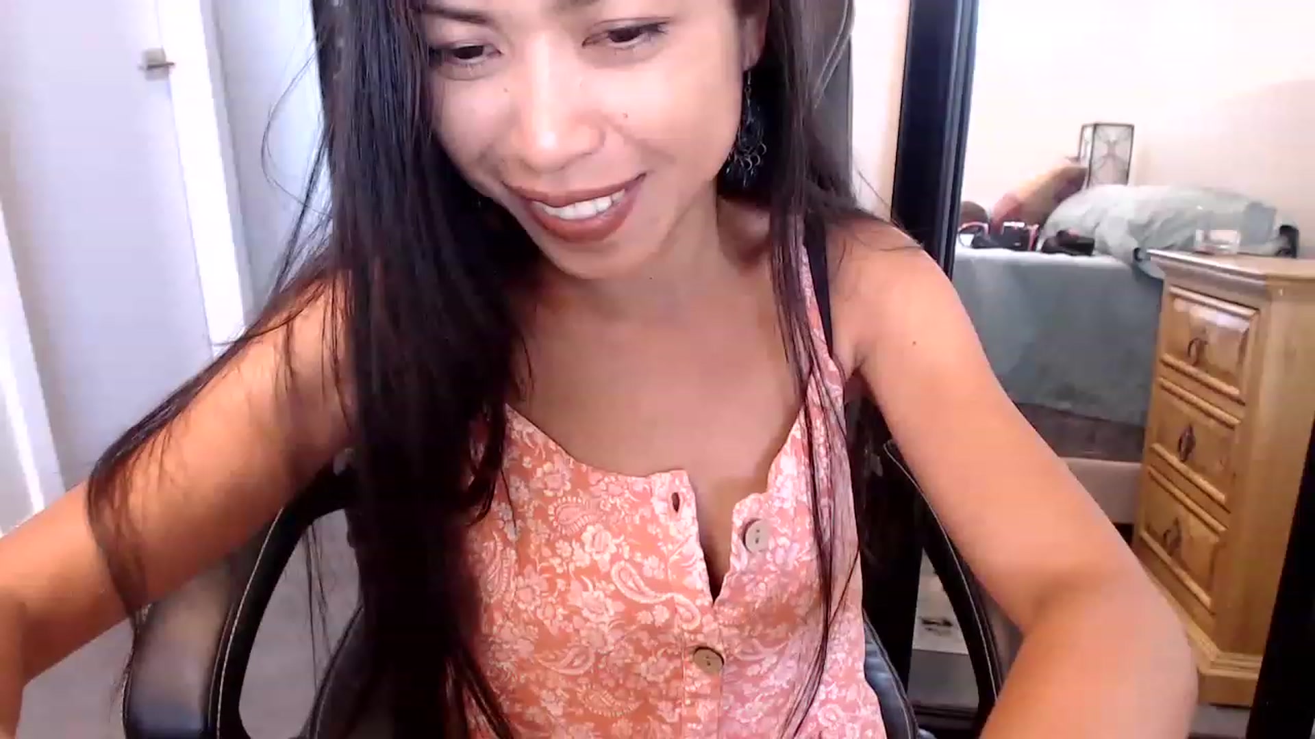 Gallery image thumbnail from Lil__bit's myfreecams stream on, 06/27/2023, 18:04 image 8 of 20