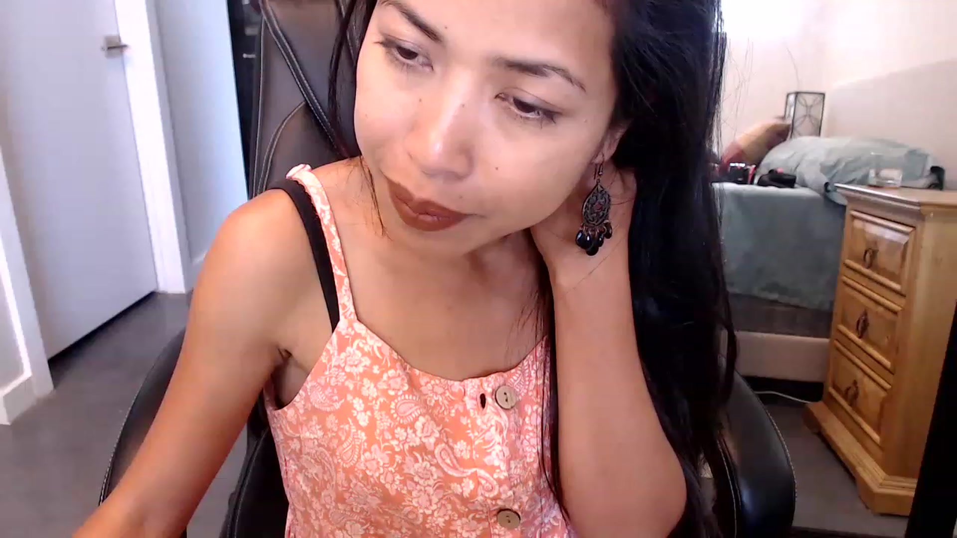 Gallery image thumbnail from Lil__bit's myfreecams stream on, 06/27/2023, 18:04 image 11 of 20