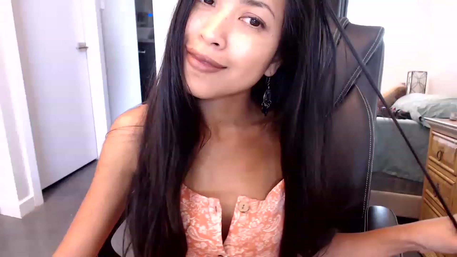 Gallery image thumbnail from Lil__bit's myfreecams stream on, 06/27/2023, 18:45 image 15 of 20