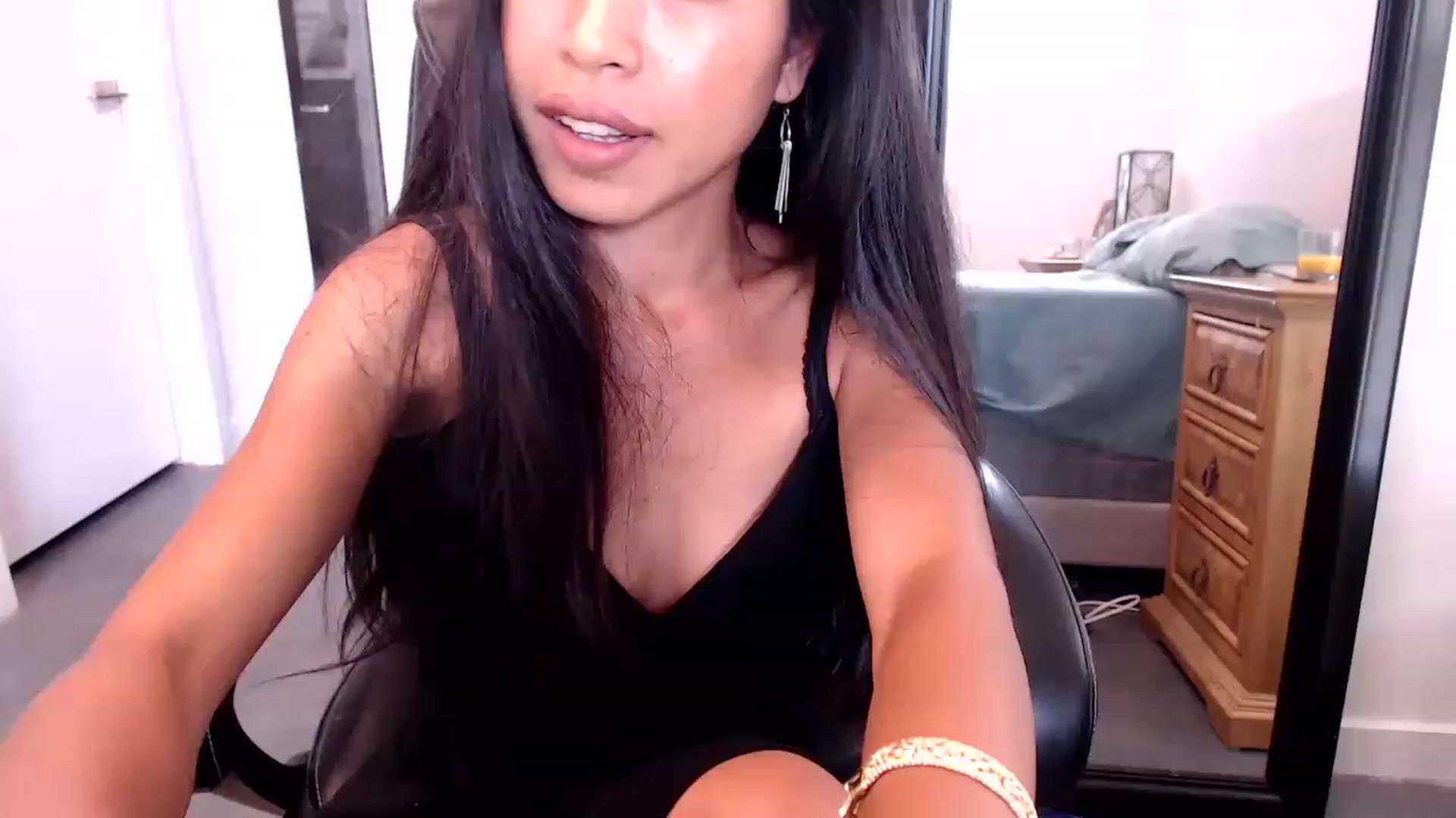 Gallery image thumbnail from Lil__bit's myfreecams stream on, 07/07/2023, 18:12 image 3 of 20