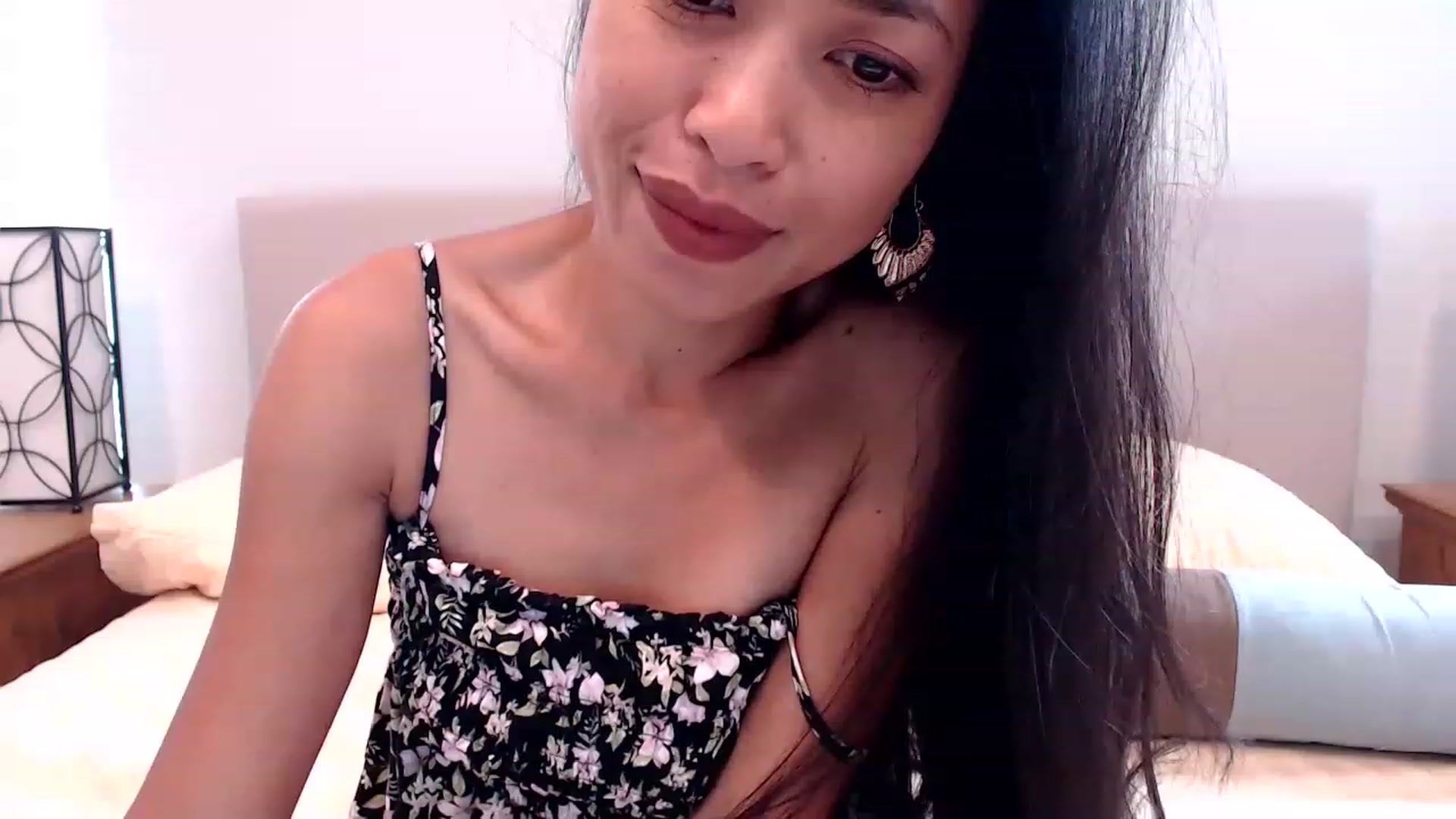 Gallery image thumbnail from Lil__bit's myfreecams stream on, 08/25/2023, 19:02 image 10 of 20