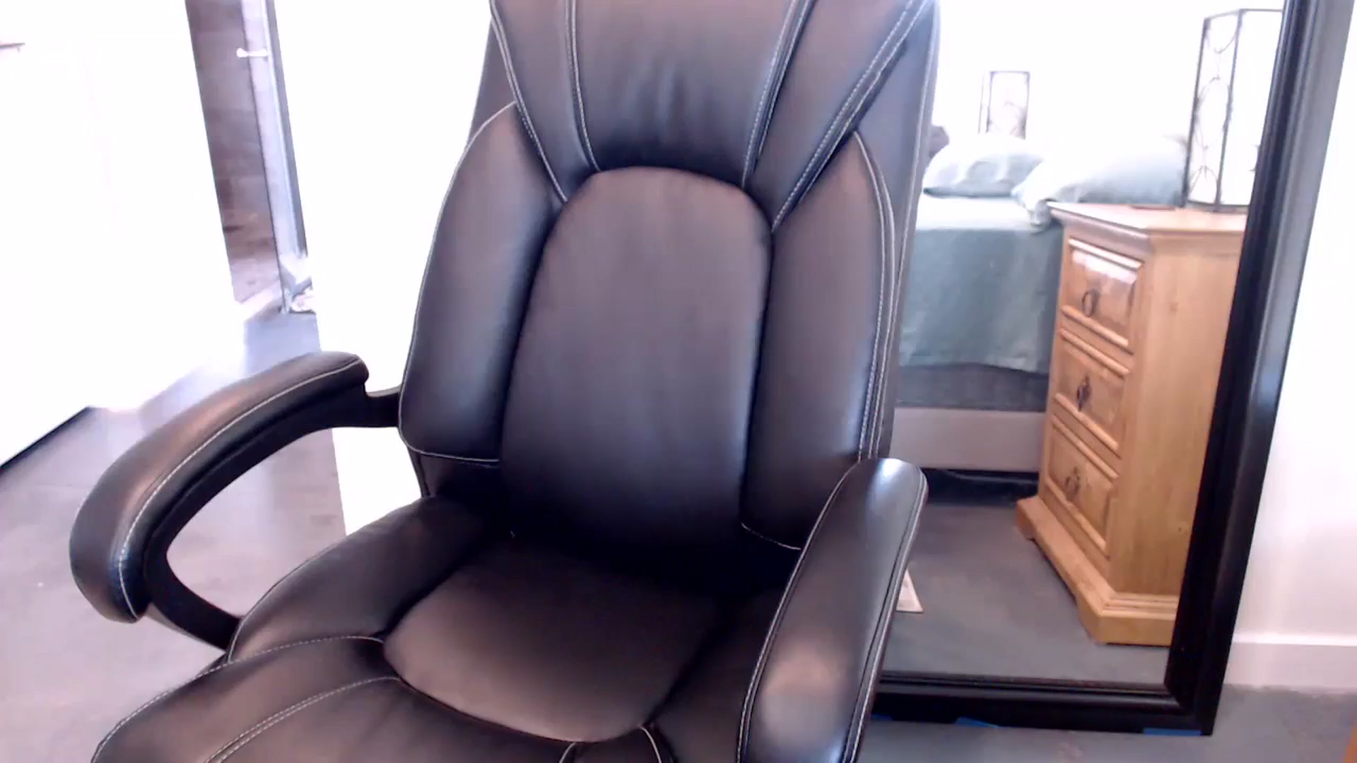 Gallery image thumbnail from Lil__bit's myfreecams stream on, 09/26/2023, 18:46 image 16 of 20